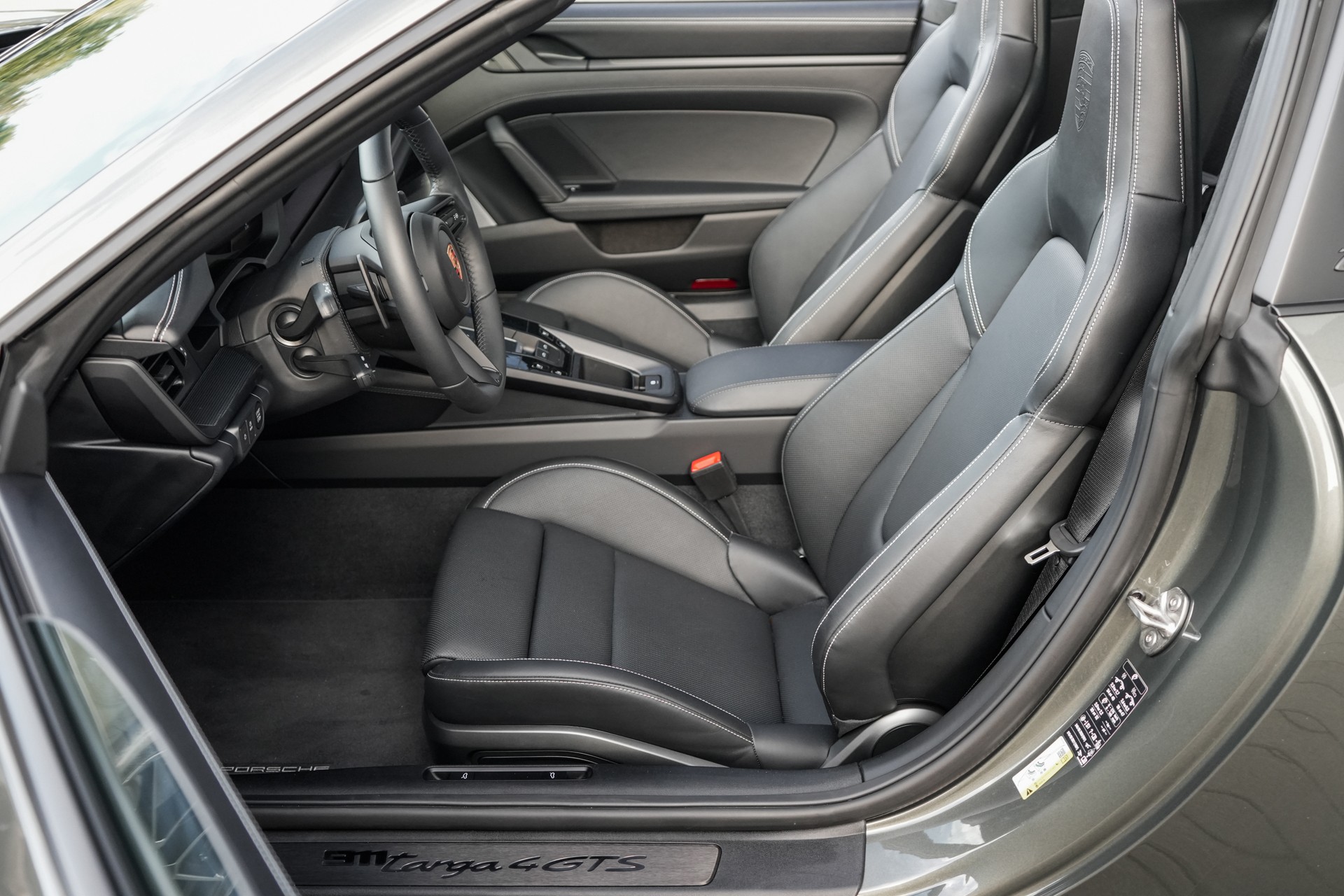 PORSCHE 911 Targa 4 GTS PDK-image-11
