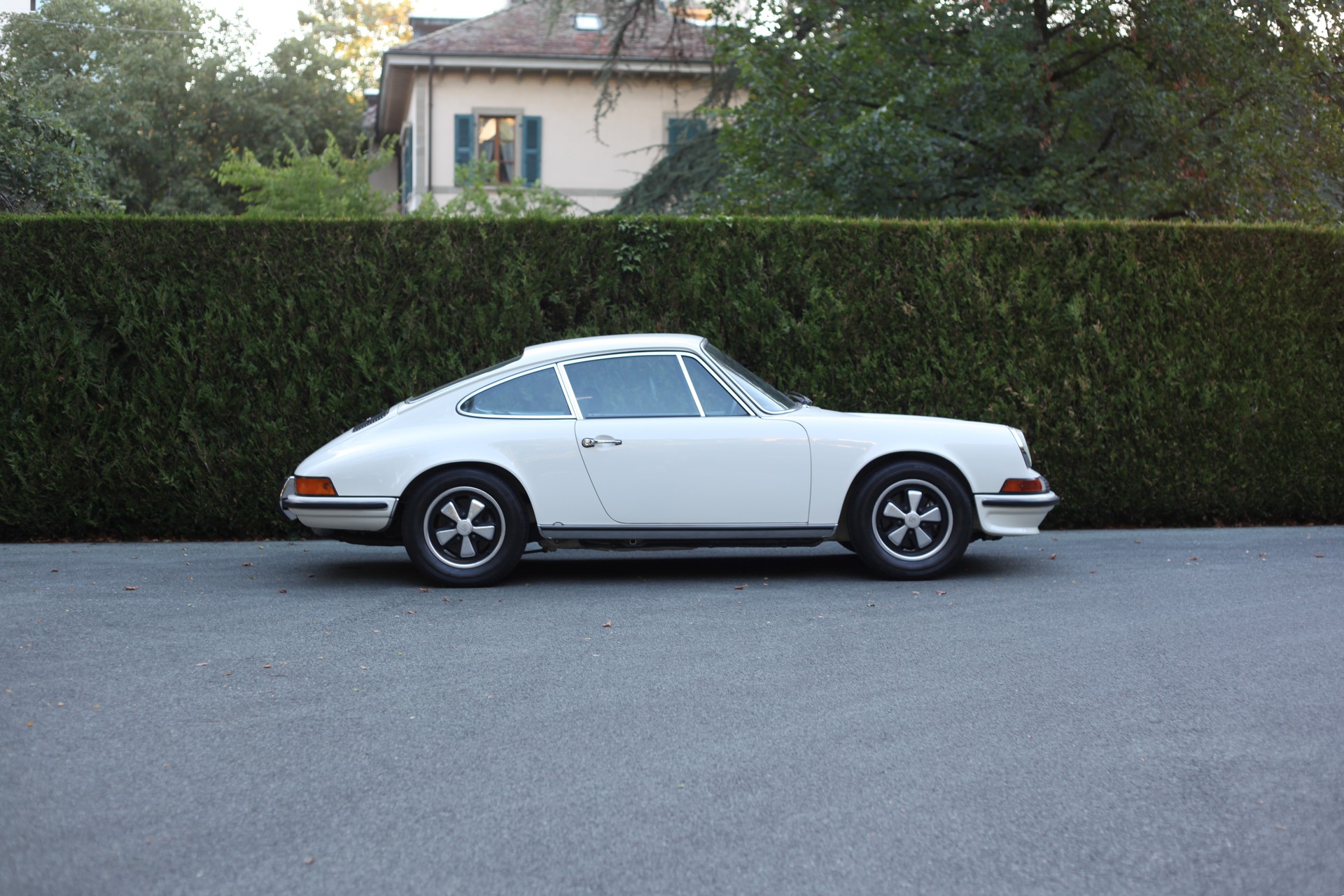PORSCHE 2.4S-image-5