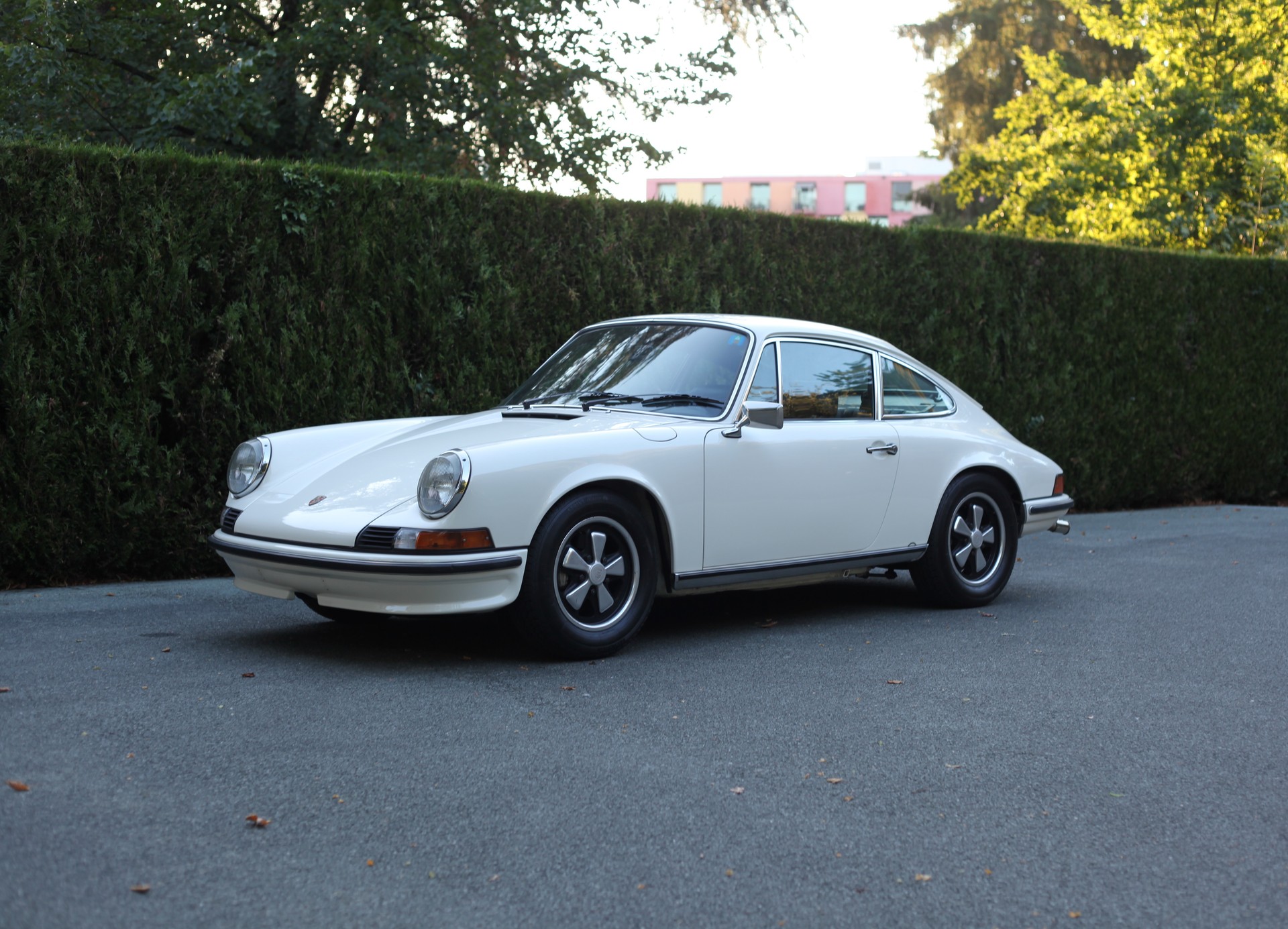 PORSCHE 2.4S