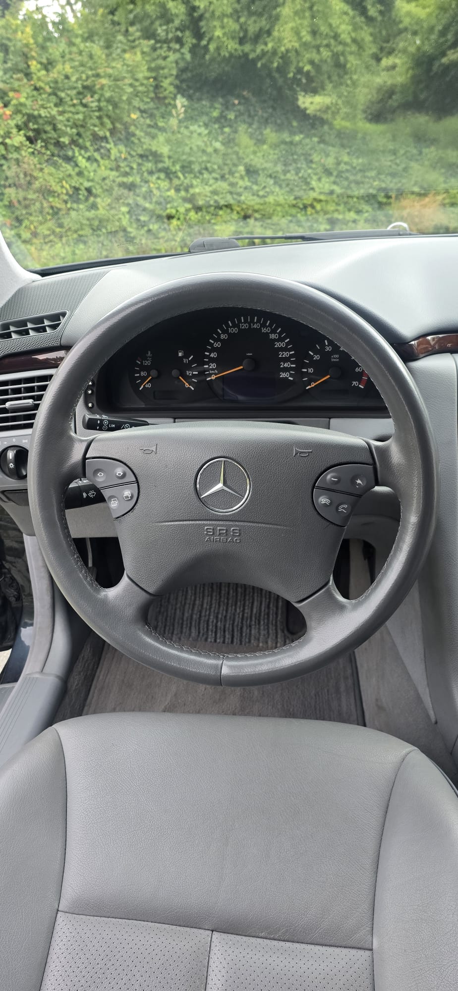 MERCEDES-BENZ E 280 Avantgarde 4-Matic Automatic-image-13