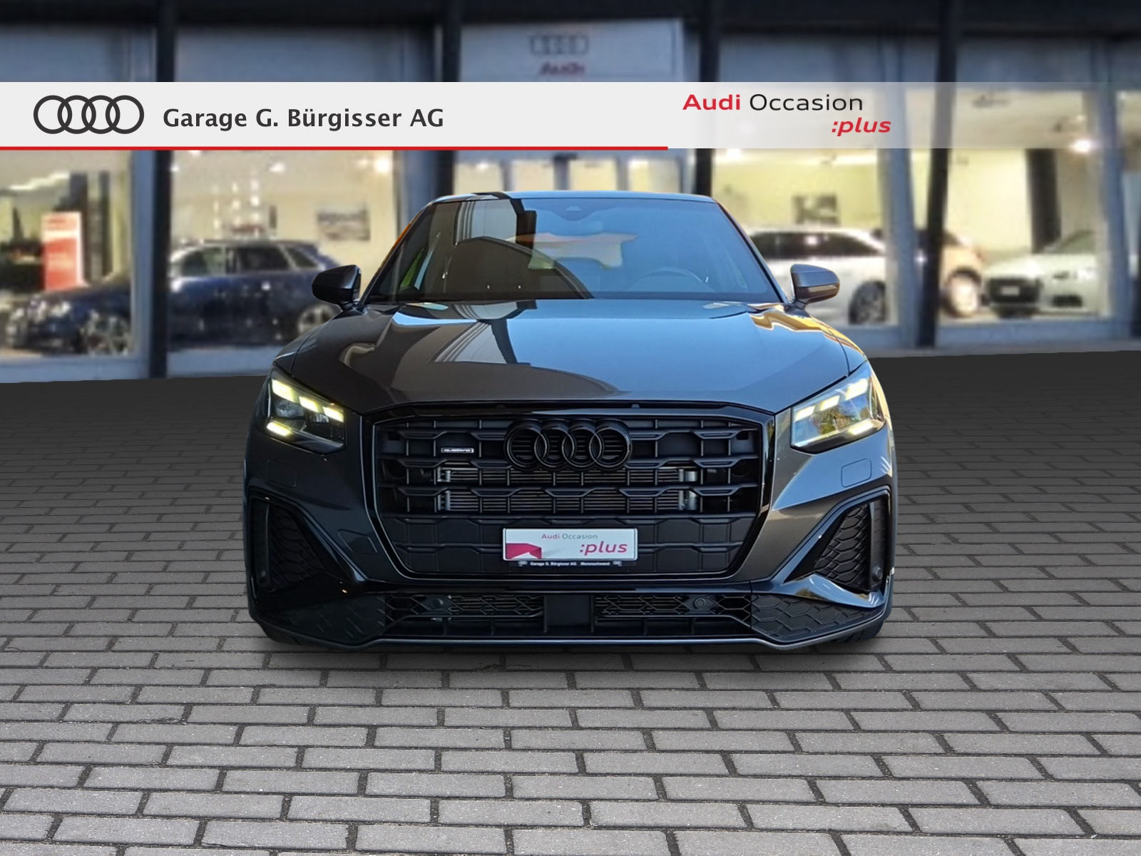 AUDI Q2 40 TFSI S line Attraction quattro S-tronic Daytonagrau Perleffekt-showroom-element-1
