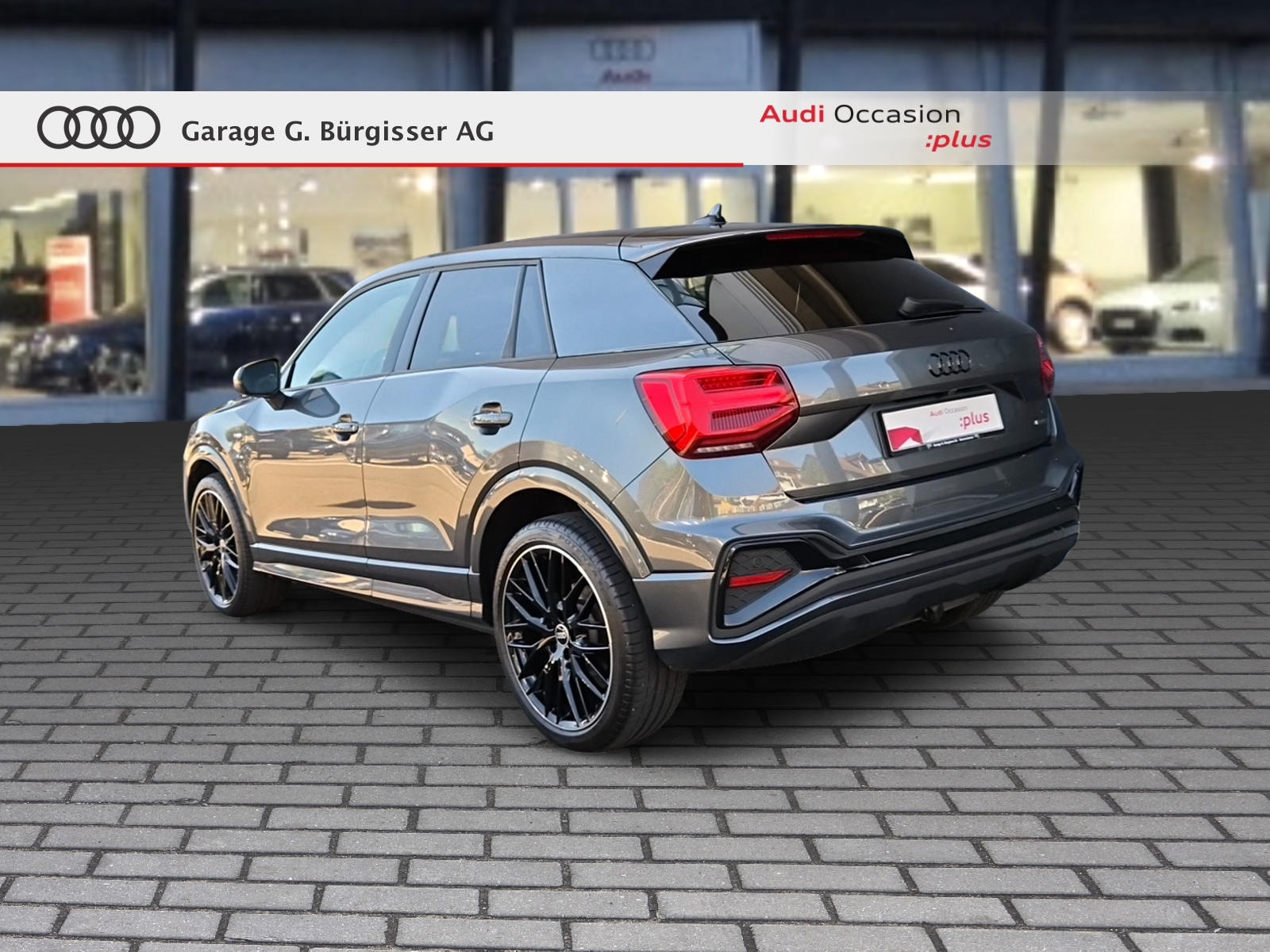 AUDI Q2 40 TFSI S line Attraction quattro S-tronic Daytonagrau Perleffekt-showroom-element-3