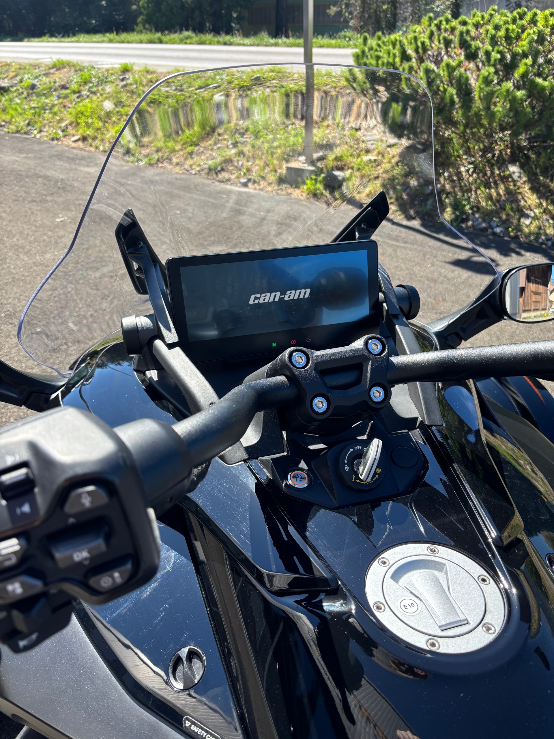 CAN-AM Spyder F3-S Special Series SE6-image-6