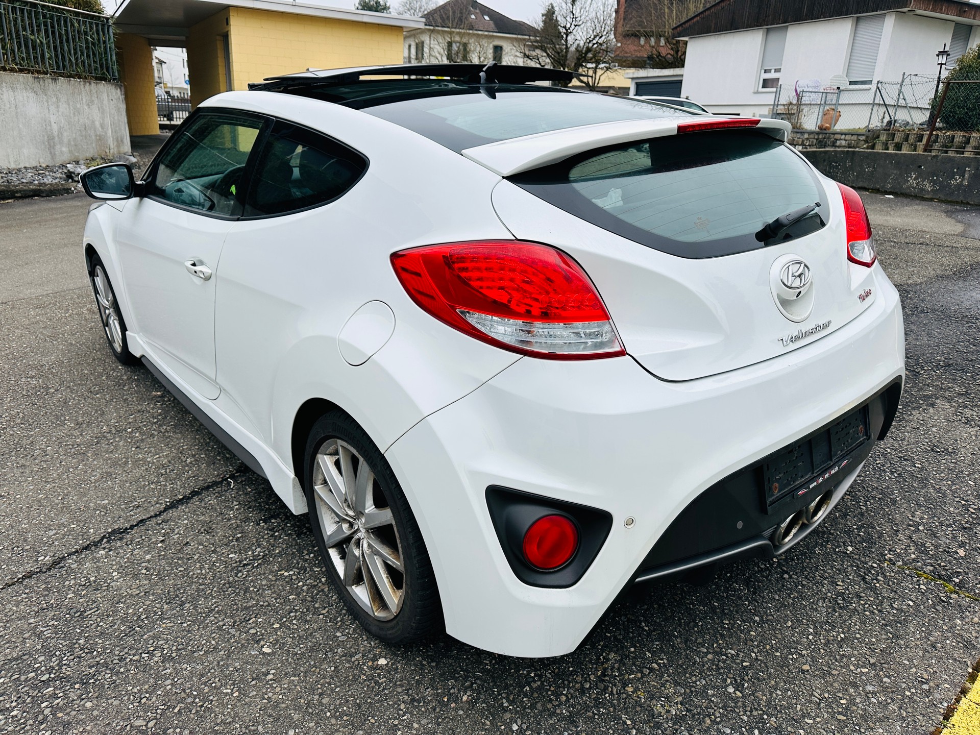 HYUNDAI Veloster 1.6 Turbo GDI-image-9