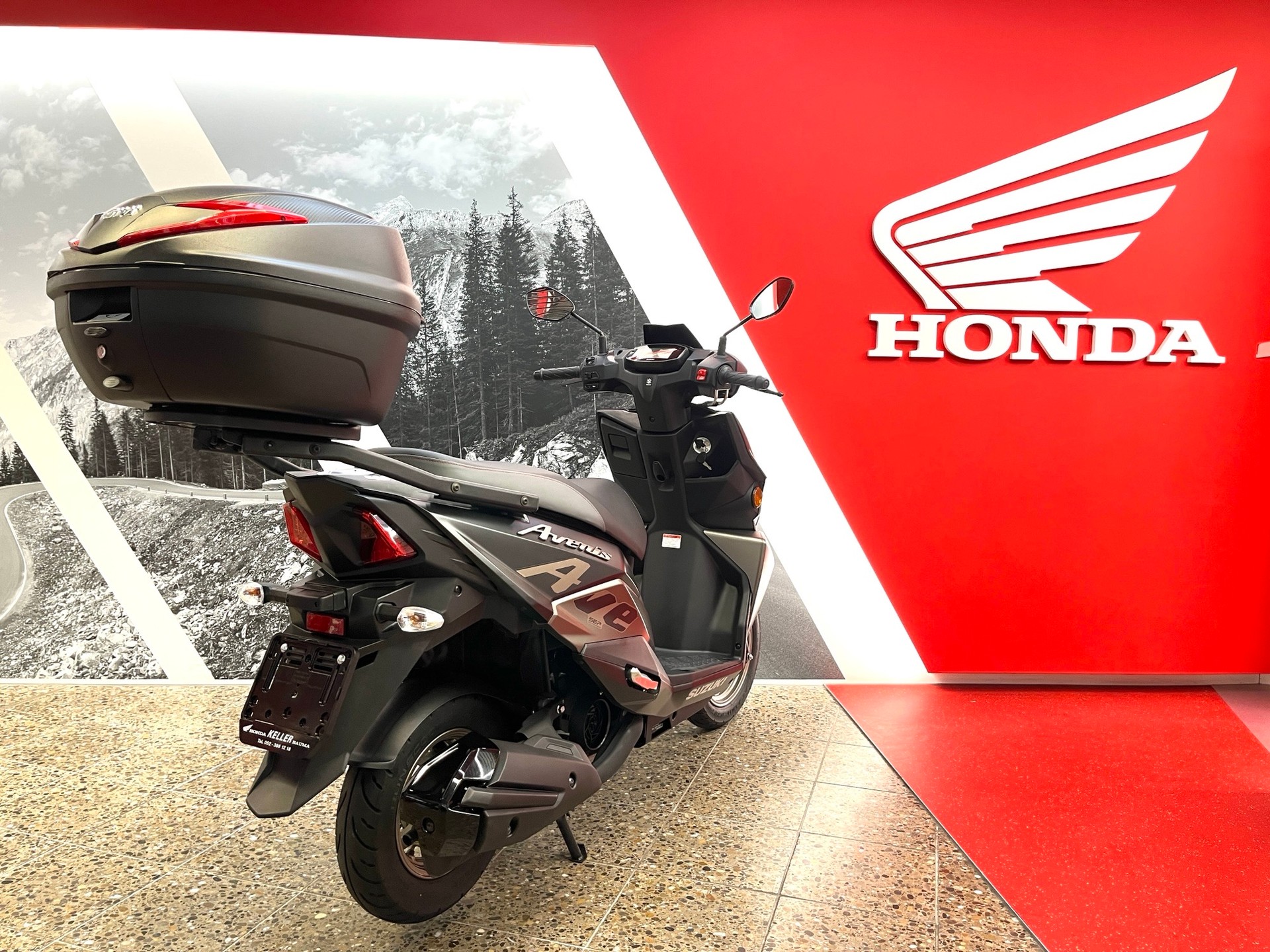 SUZUKI UN 125 Avenis-image-2