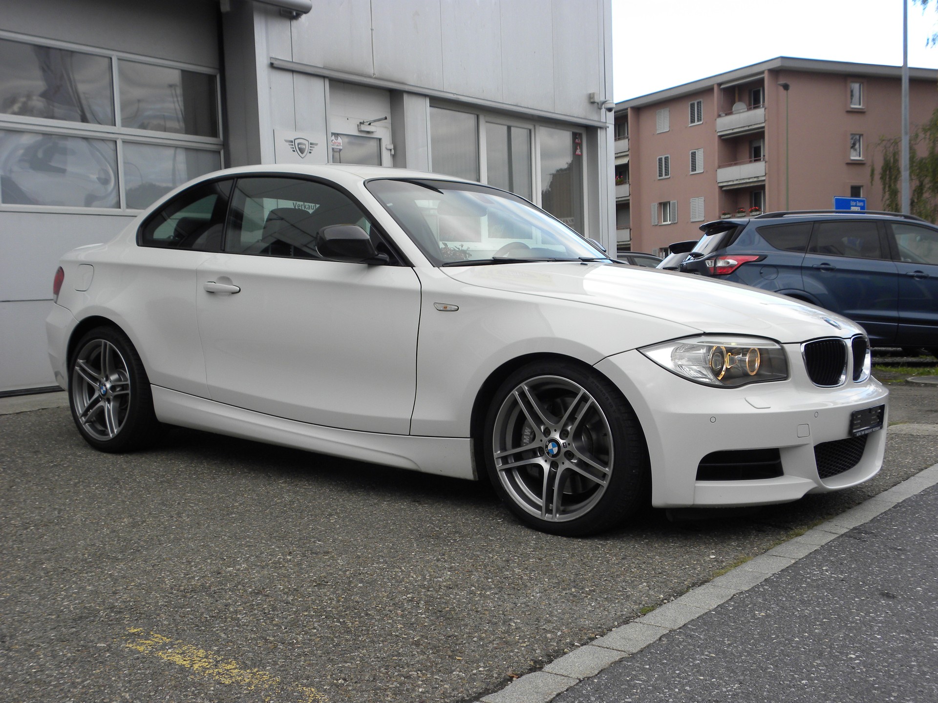 BMW 135i Coupé DSG Edition Sport-image-1