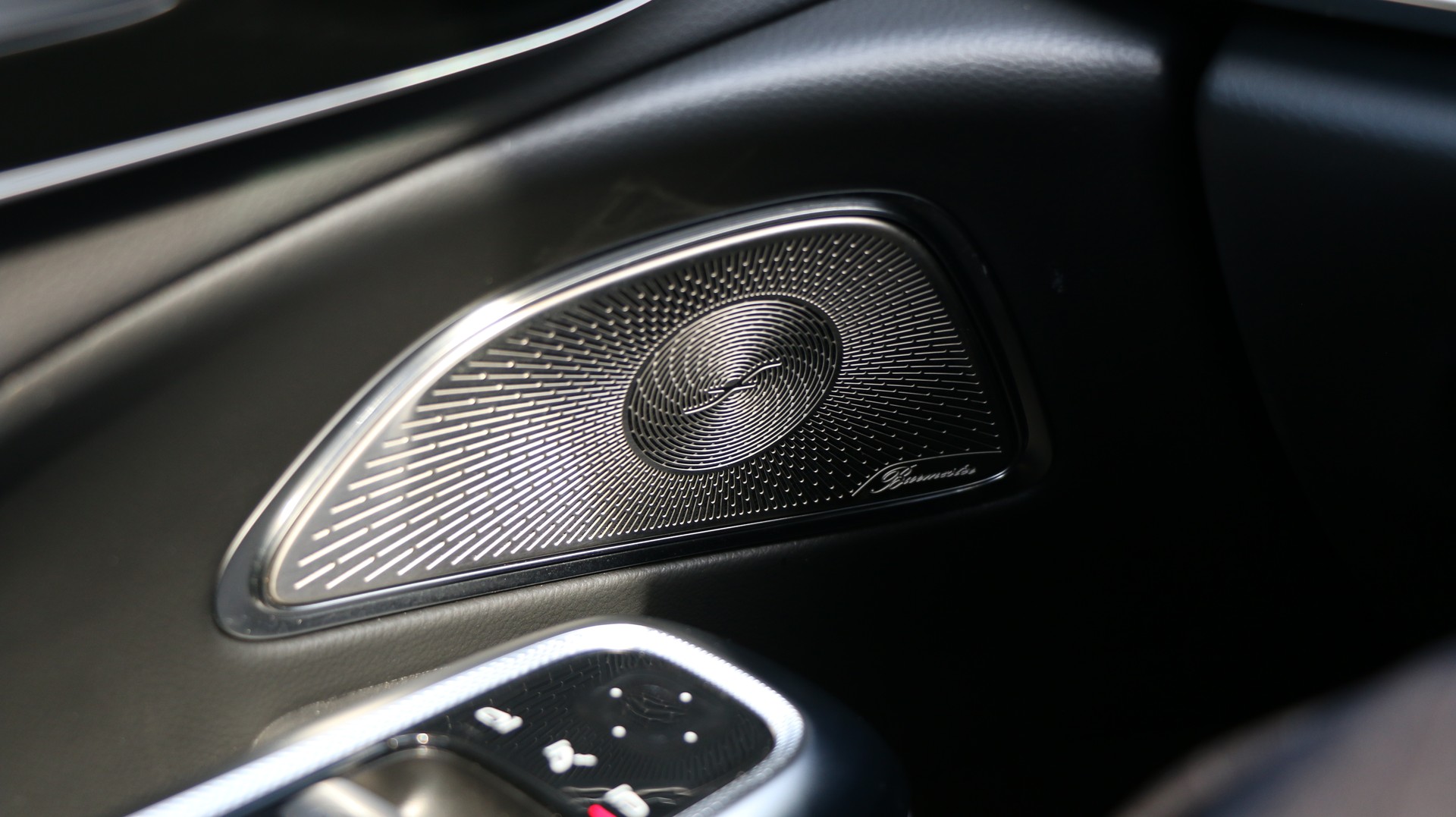 MERCEDES-BENZ E 220 d 4Matic AMG Line-image-14