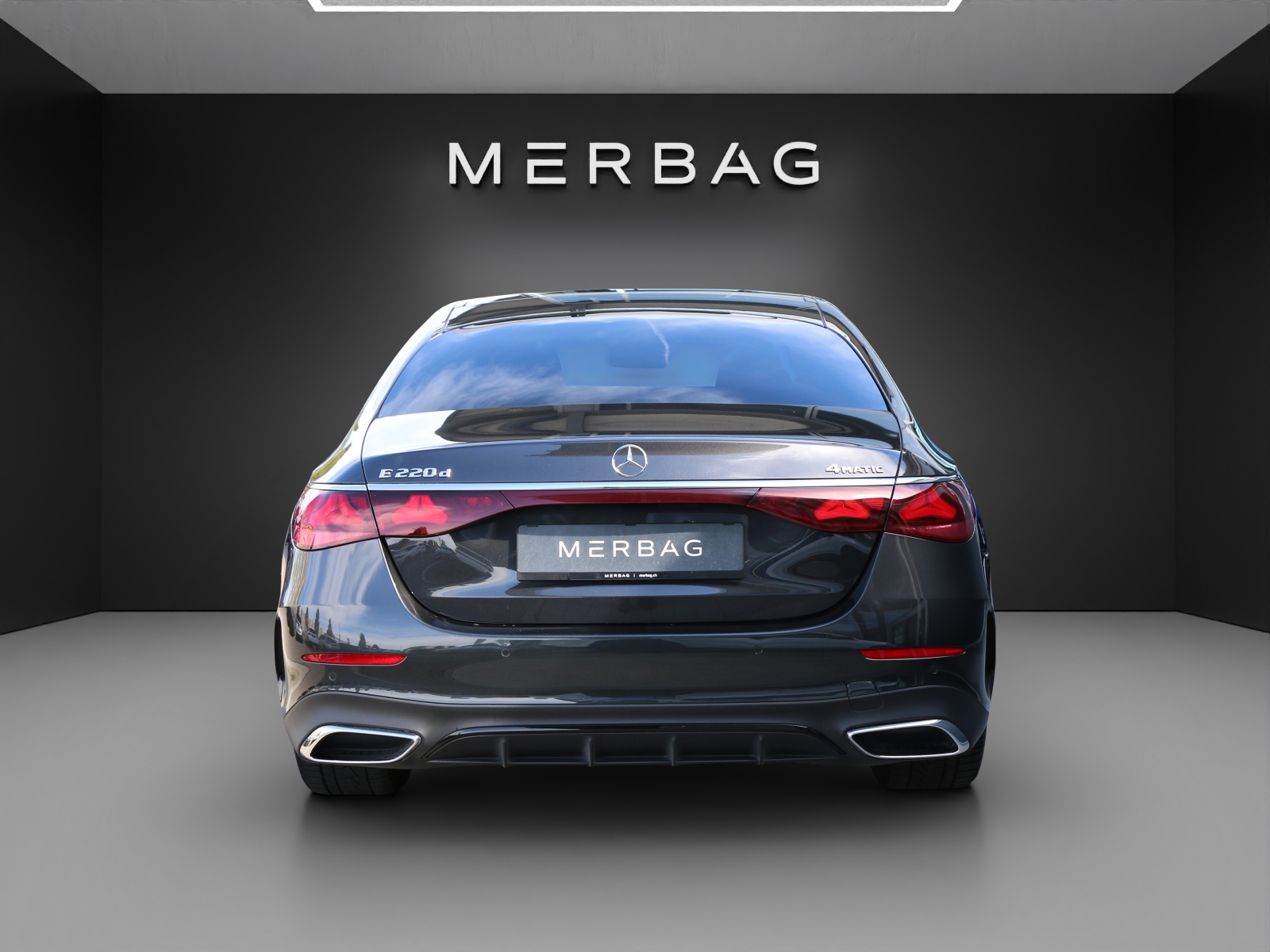 MERCEDES-BENZ E 220 d 4Matic AMG Line-image-3