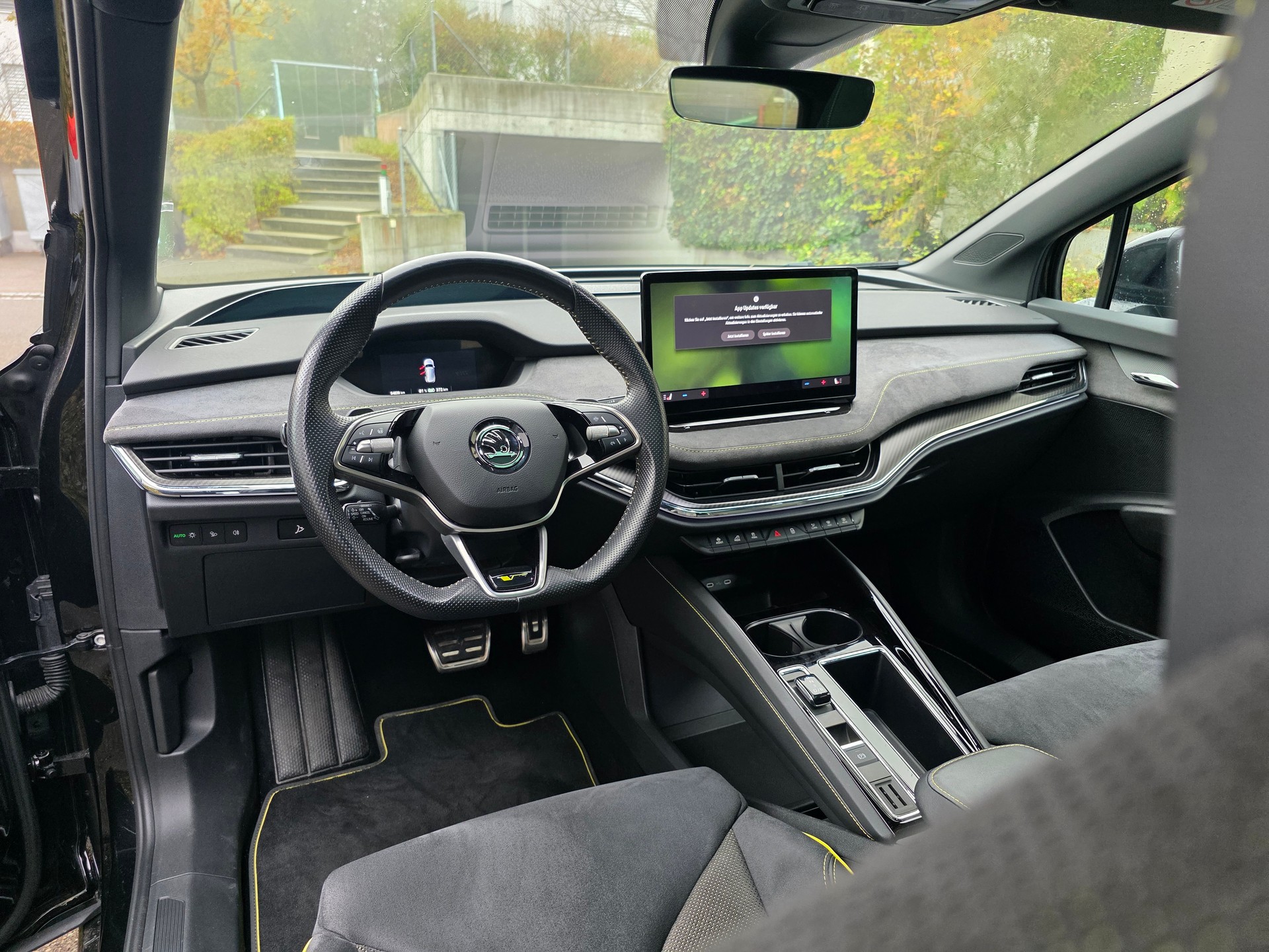 SKODA Enyaq RS 4x4-image-8