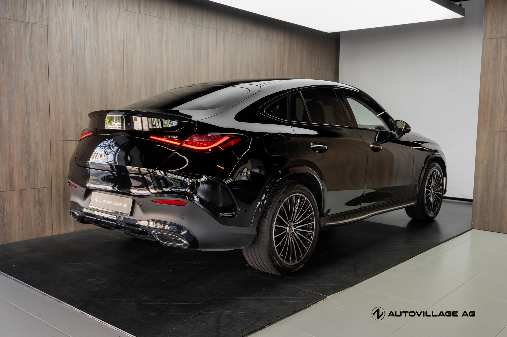 MERCEDES-BENZ GLC Coupé 220 d 4Matic 9G-Tronic-showroom-element-1