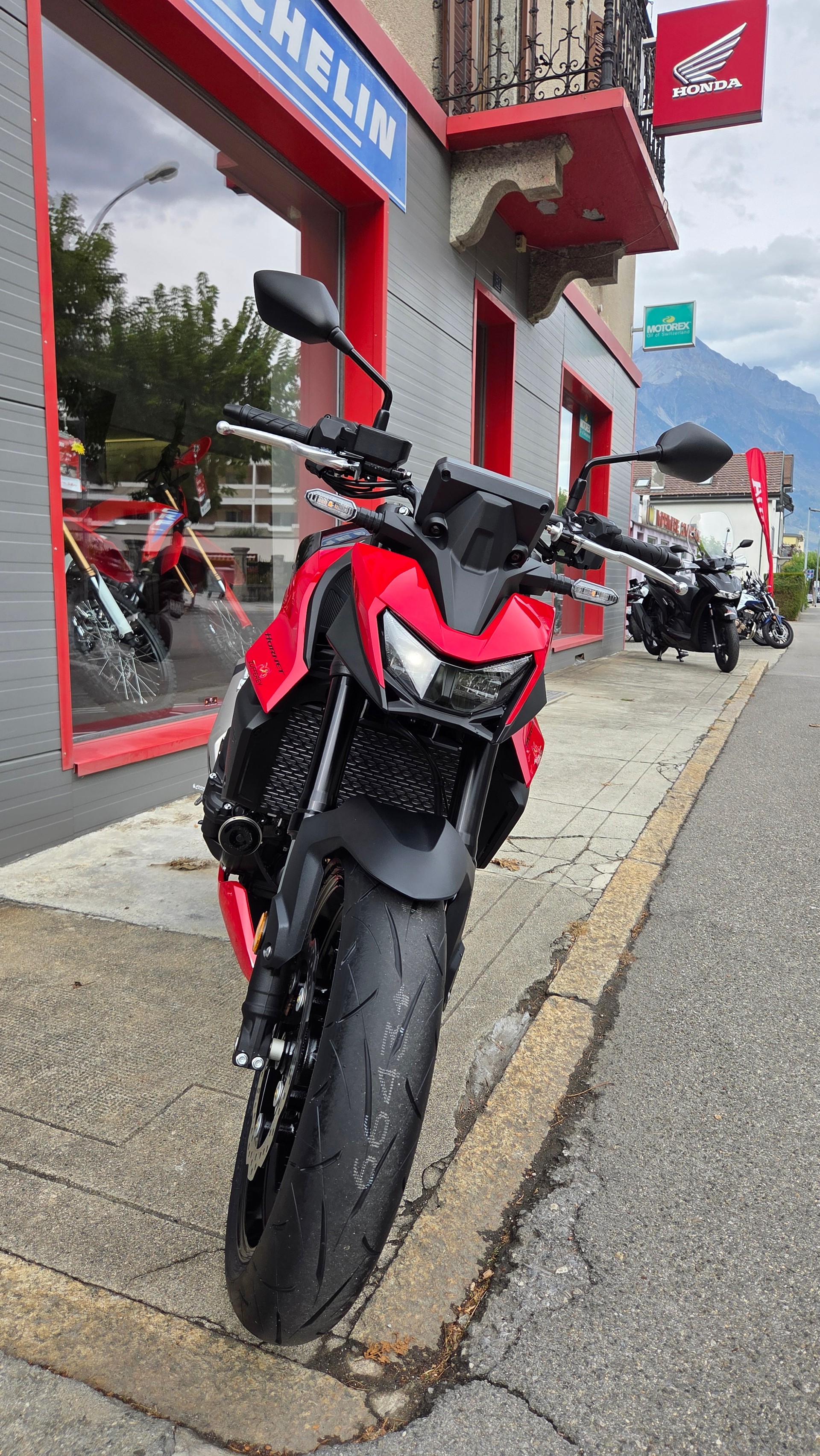 HONDA CB 750 Hornet-image-1