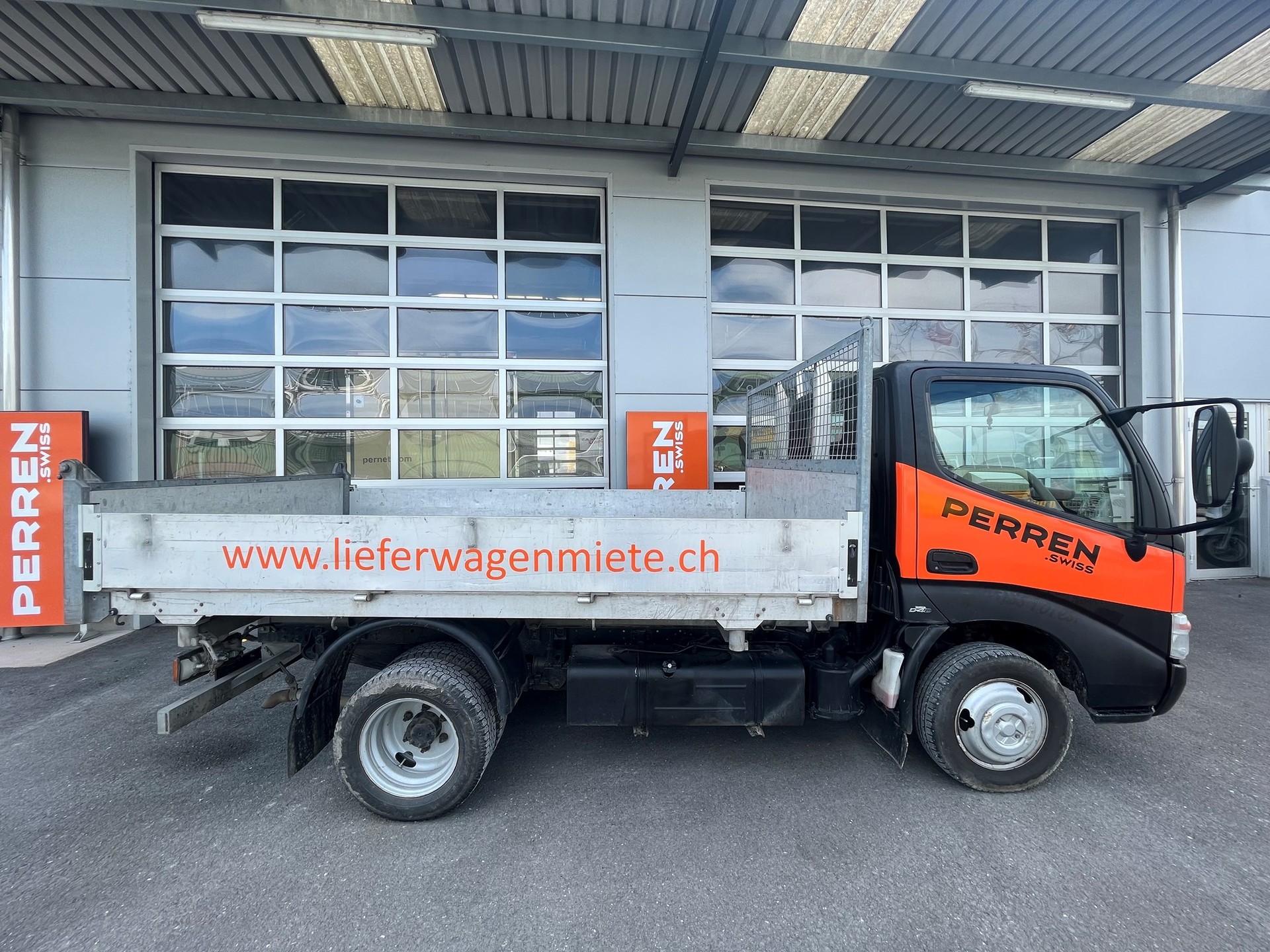 TOYOTA Dyna 150 2.5D-4D-image-1