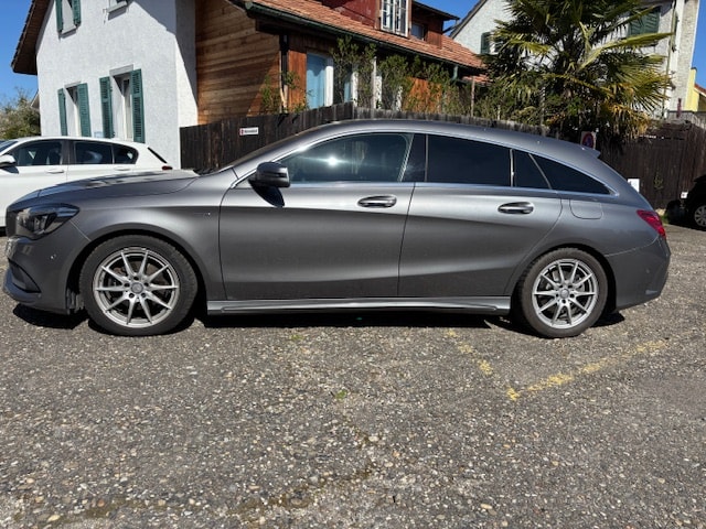 MERCEDES-BENZ Shooting Brake 180 AMG - Line 1.6