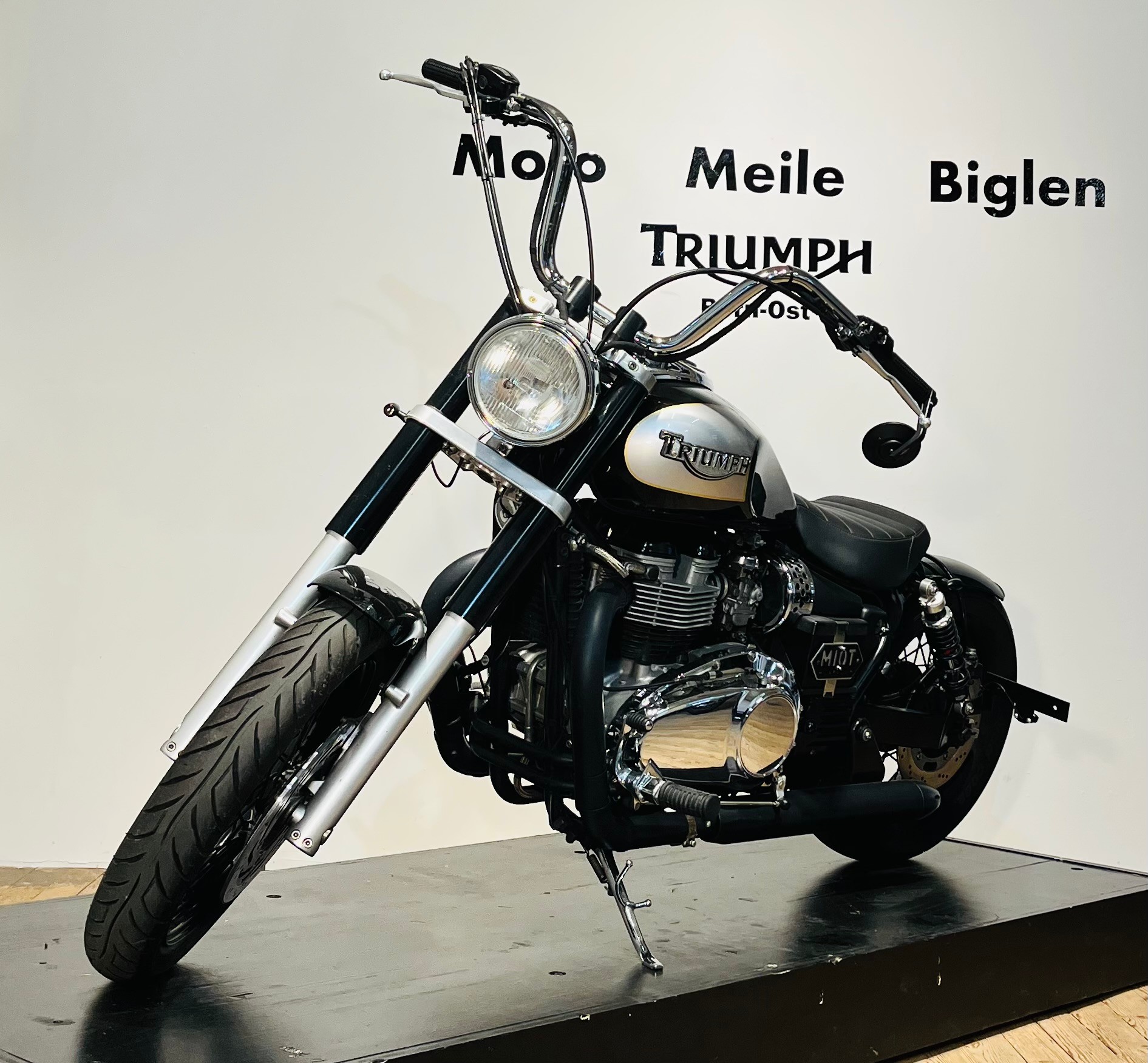TRIUMPH Bonneville America 800-image-3