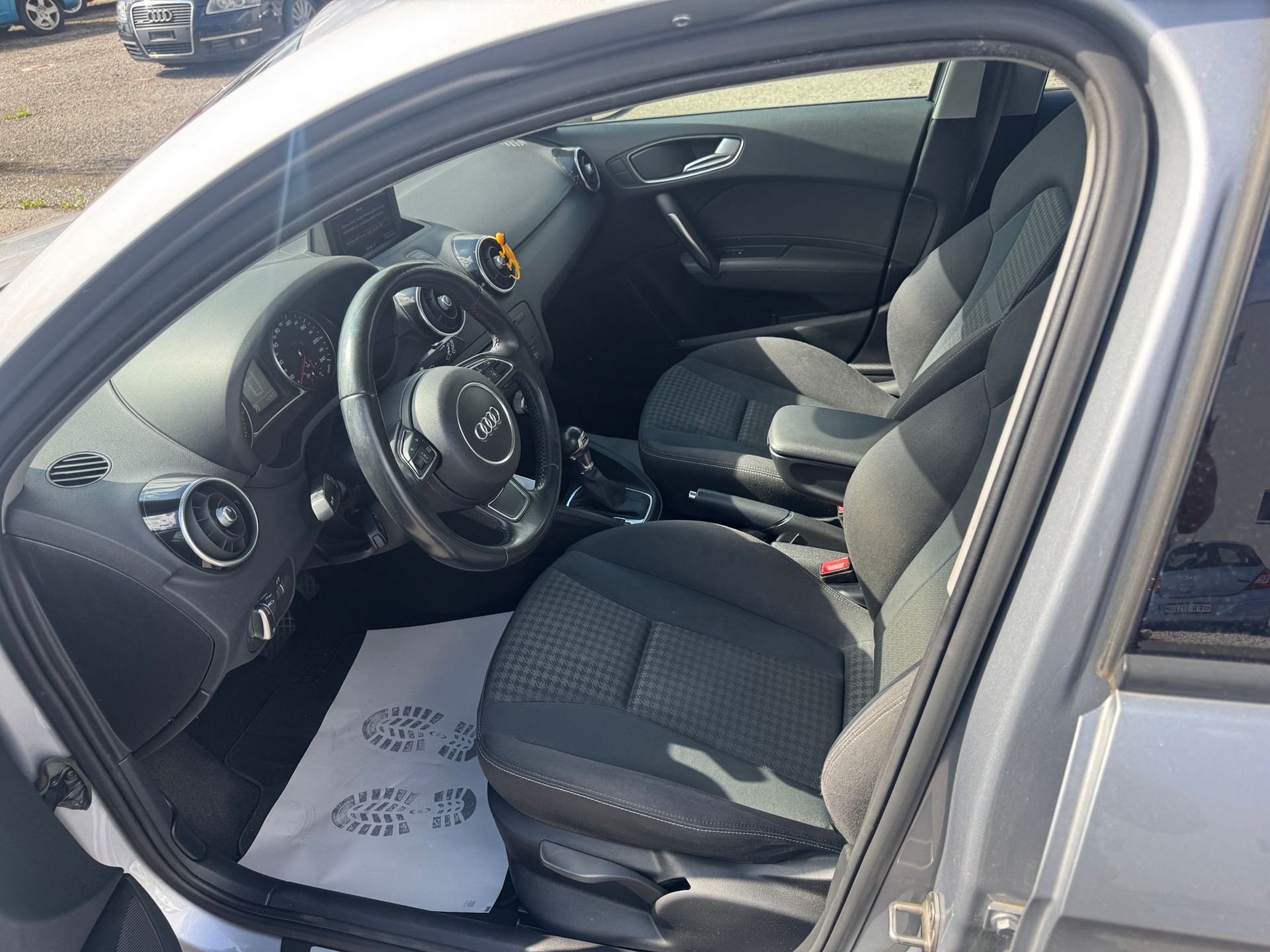 AUDI A1 Sportback 1.4 TFSI Ambition S-tronic-image-6