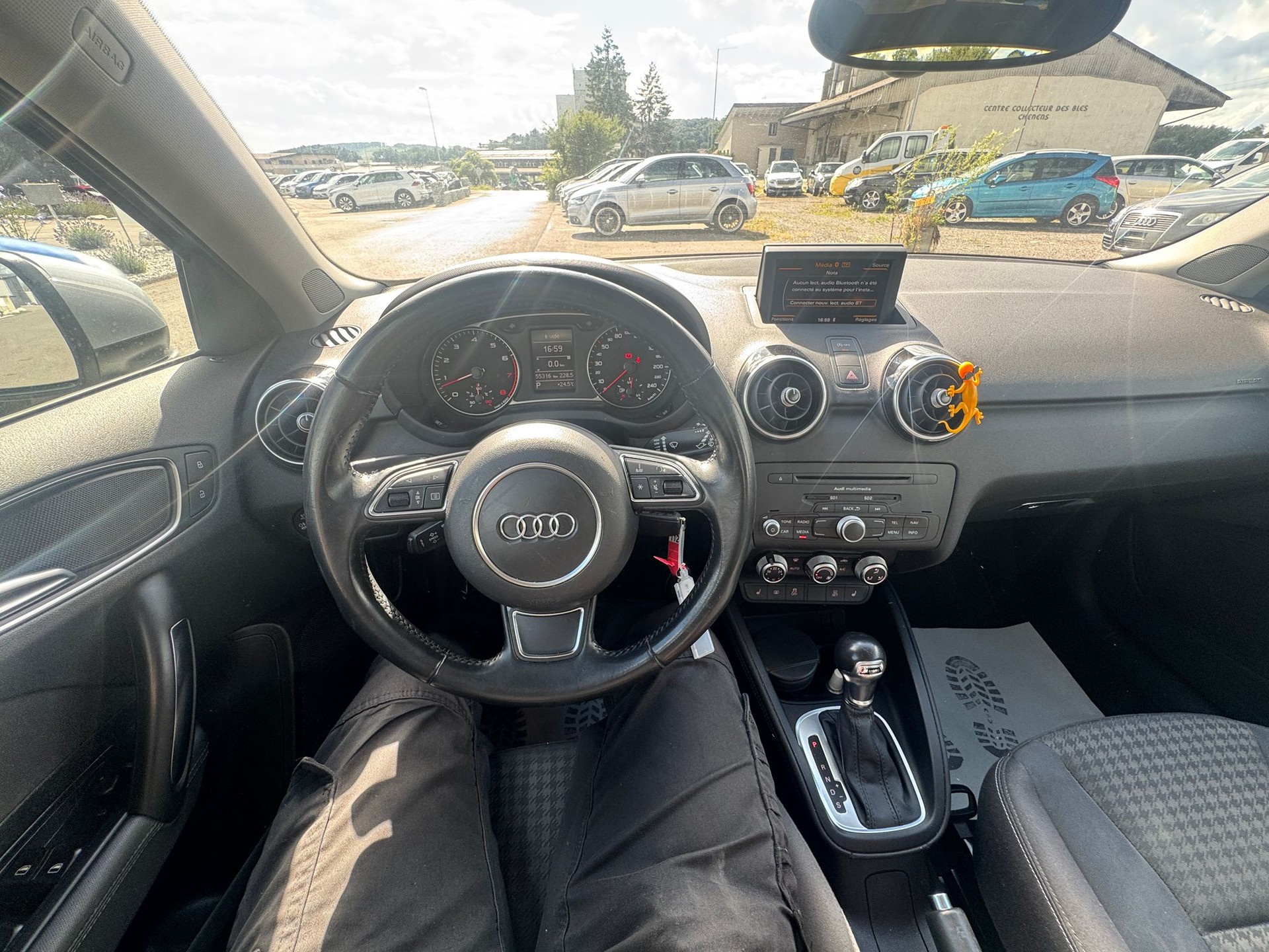 AUDI A1 Sportback 1.4 TFSI Ambition S-tronic-image-5