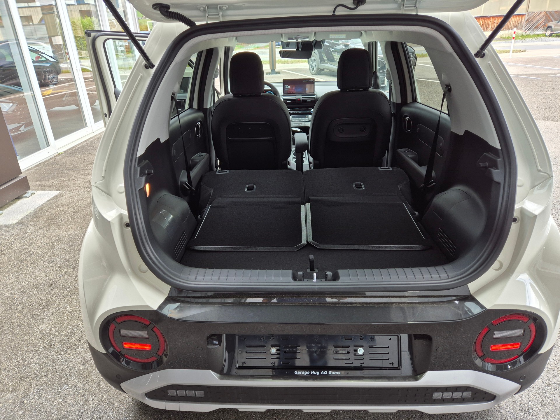 HYUNDAI Inster 49kWh Amplia-image-13