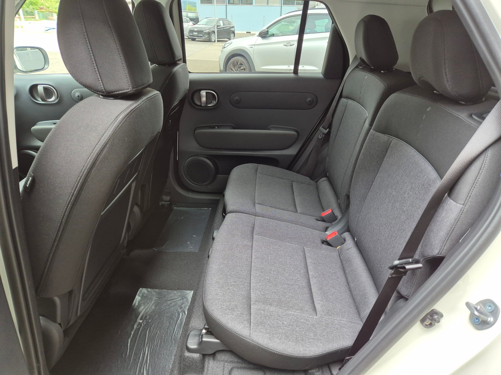 HYUNDAI Inster 49kWh Amplia-image-11