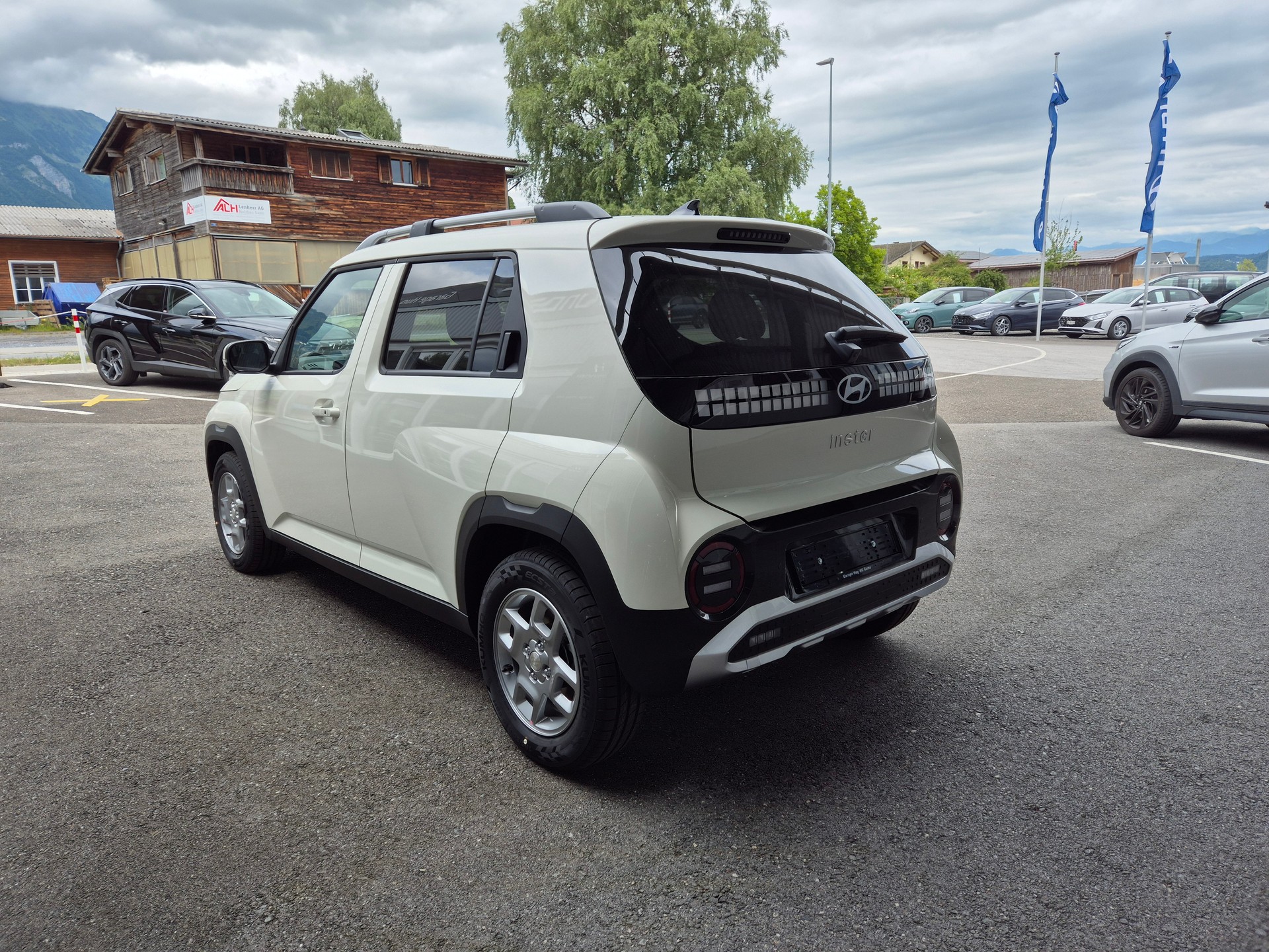 HYUNDAI Inster 49kWh Amplia-image-3