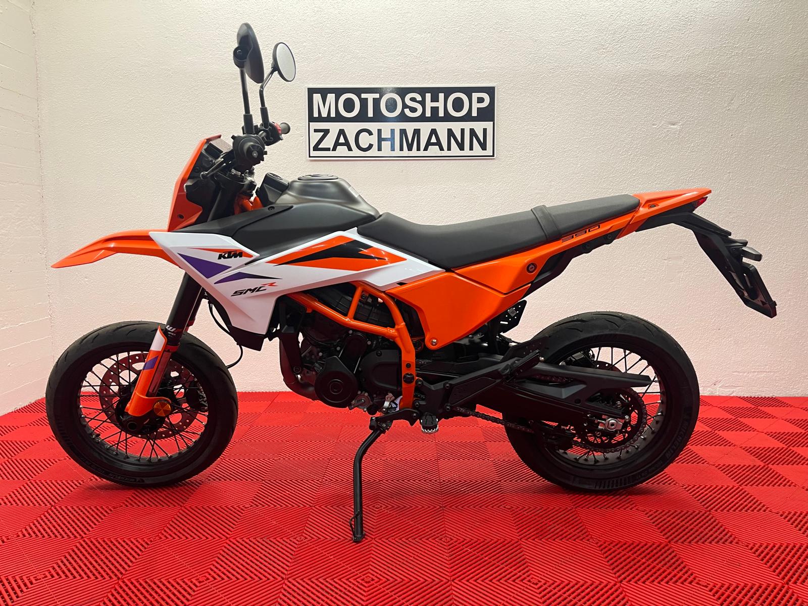 KTM 390 SMC R-image-3