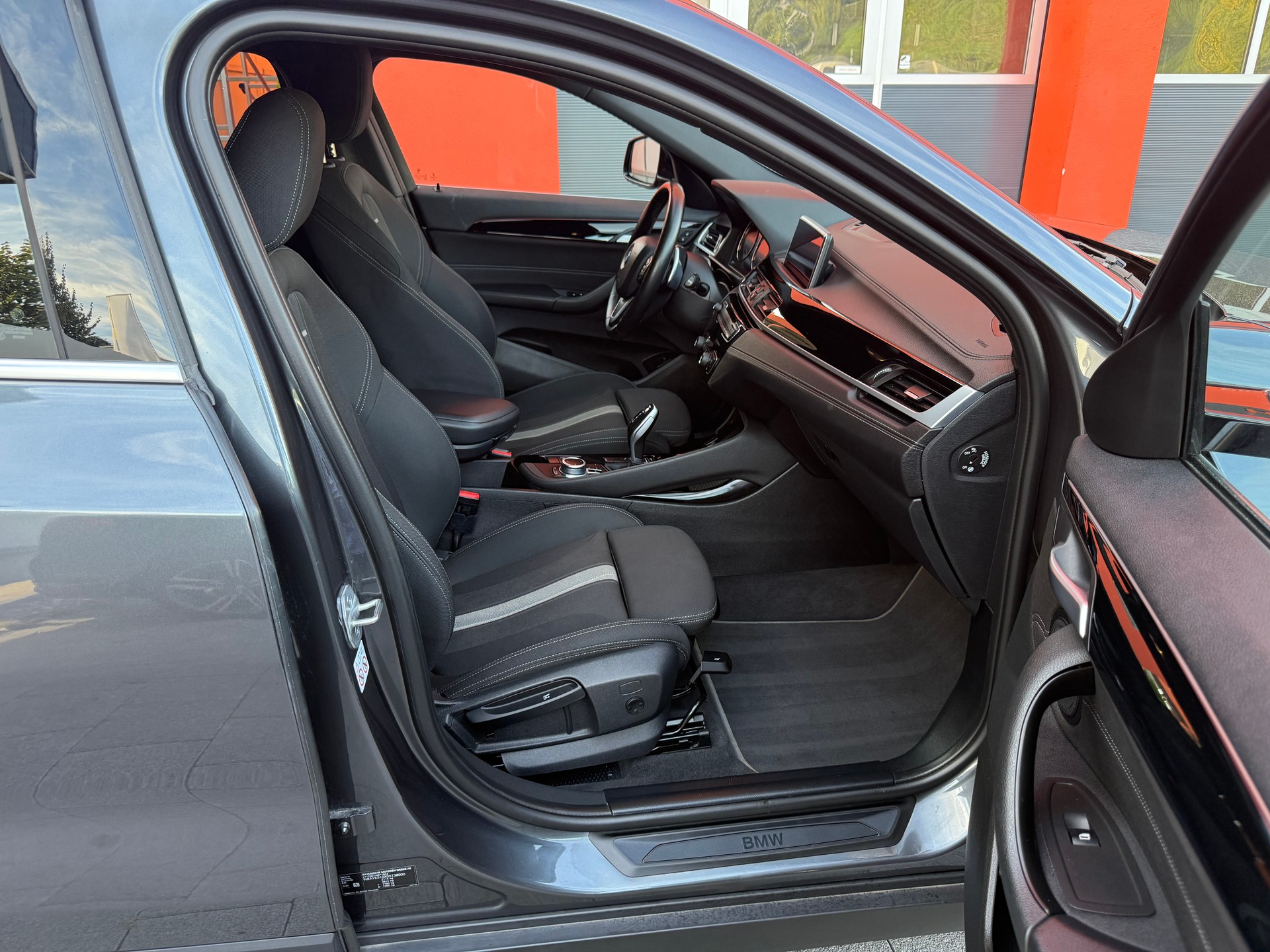 BMW X2 sDrive 18d Steptronic-image-10