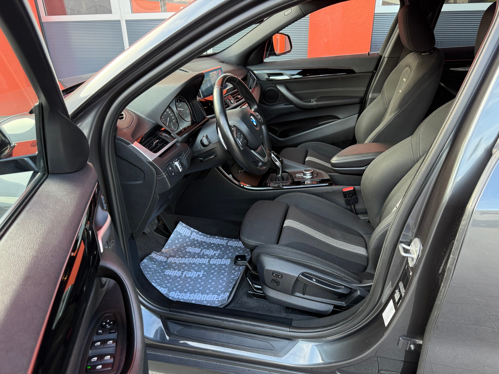 BMW X2 sDrive 18d Steptronic-image-9
