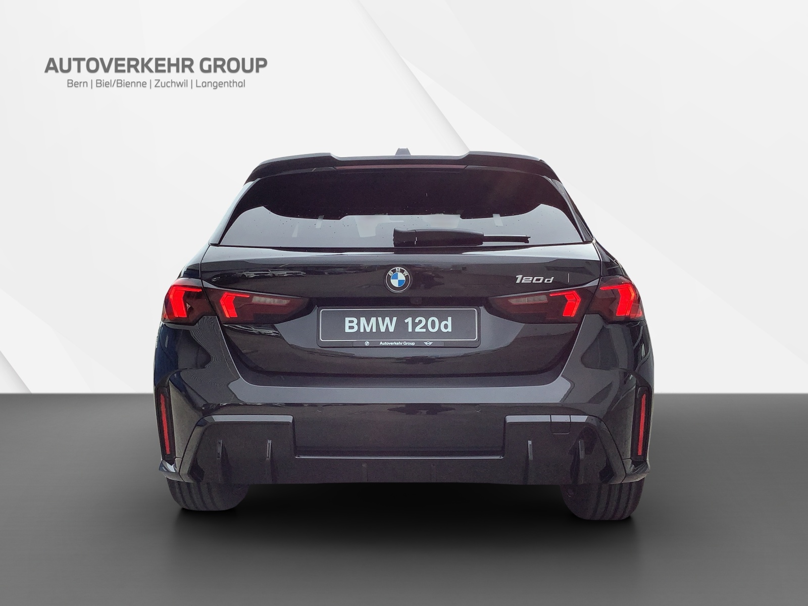 BMW 120d M Sport Pro-showroom-element-3