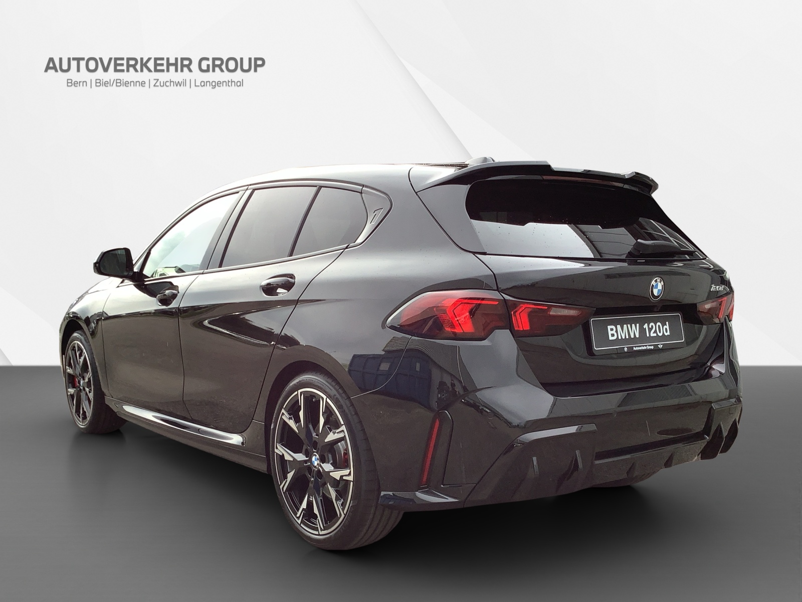 BMW 120d M Sport Pro-showroom-element-2