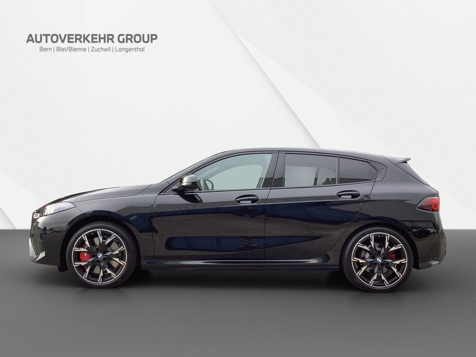 BMW 120d M Sport Pro-showroom-element-1