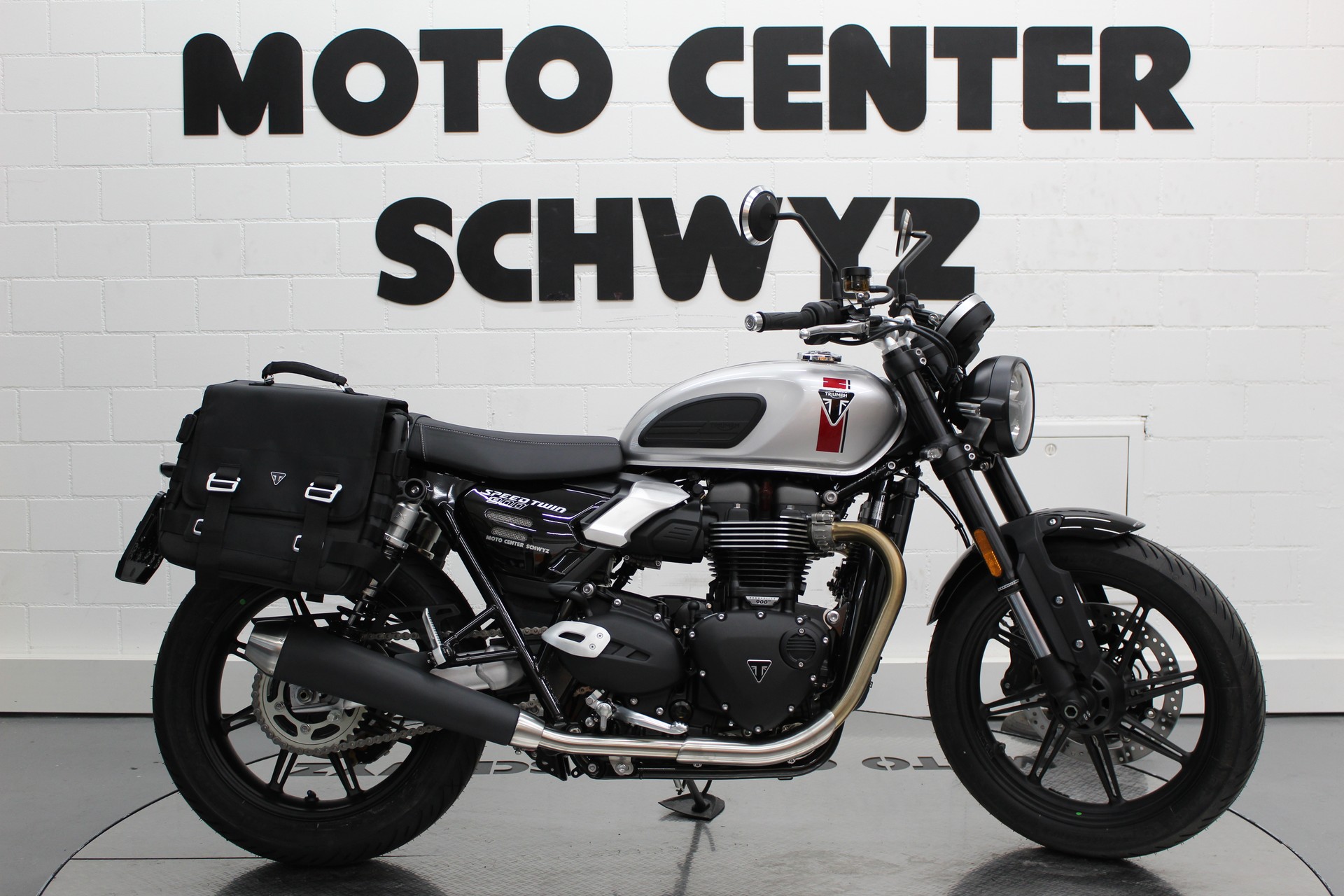 TRIUMPH Speed Twin 900-image-0