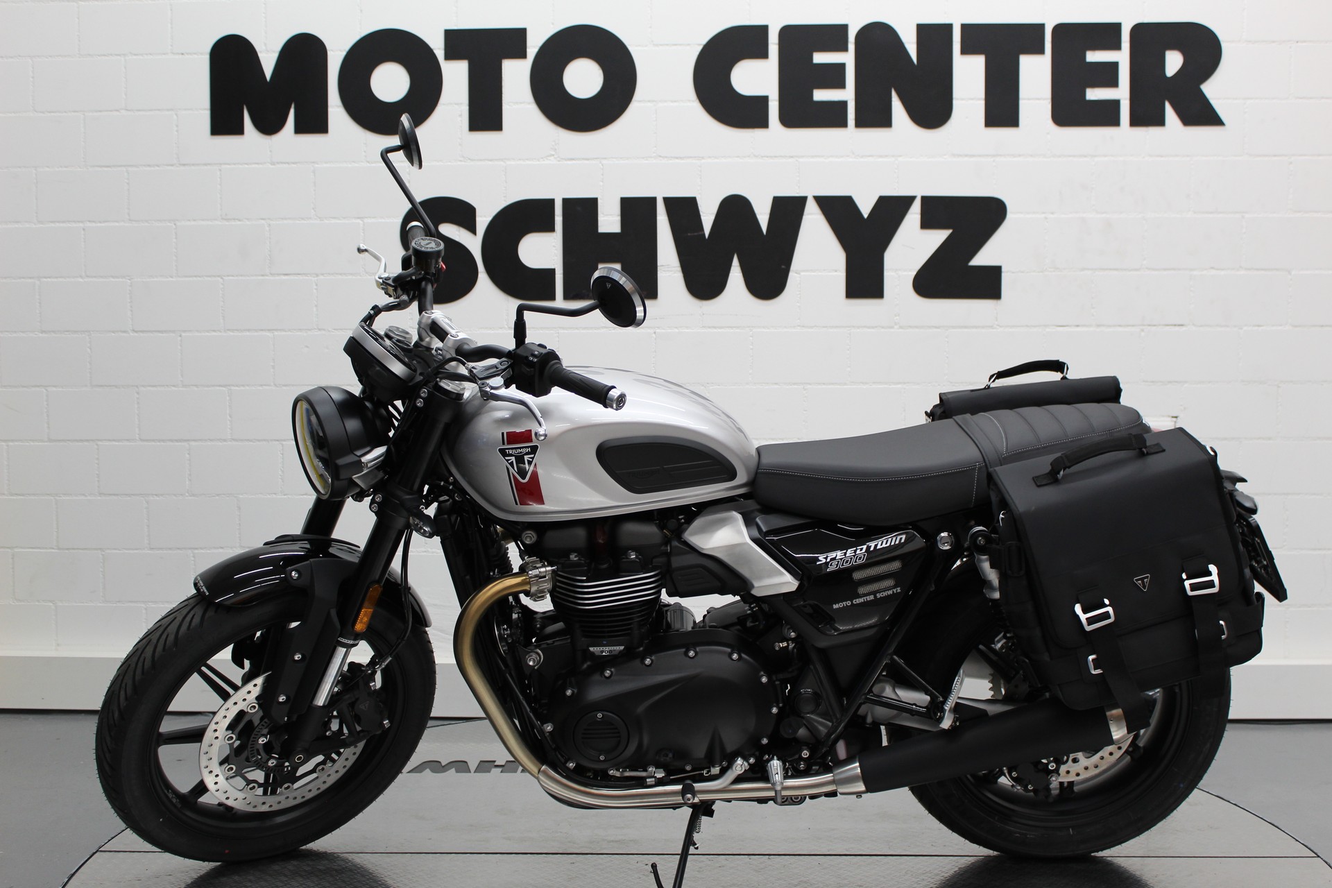 TRIUMPH Speed Twin 900-image-3