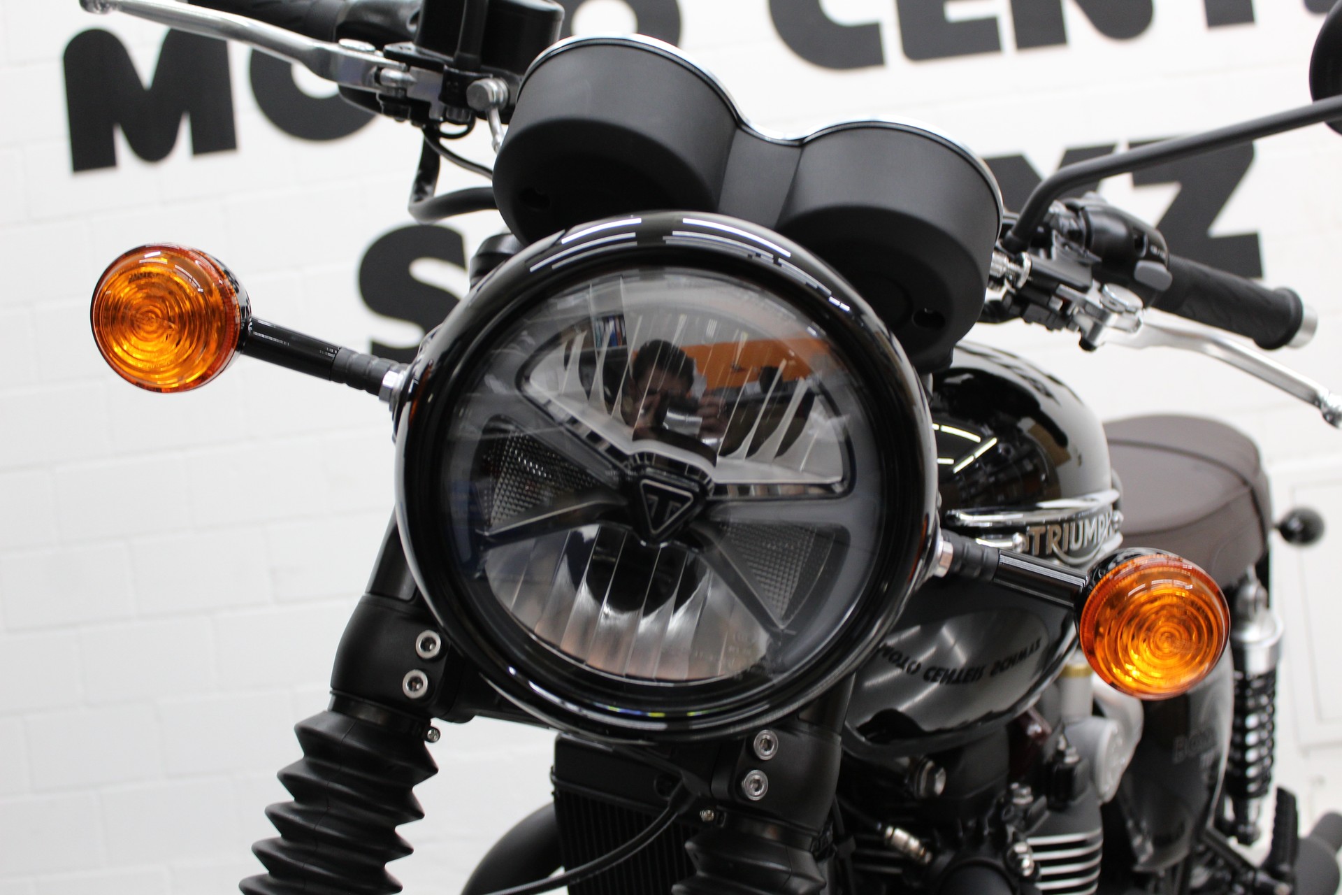TRIUMPH Bonneville T120 Black-image-7