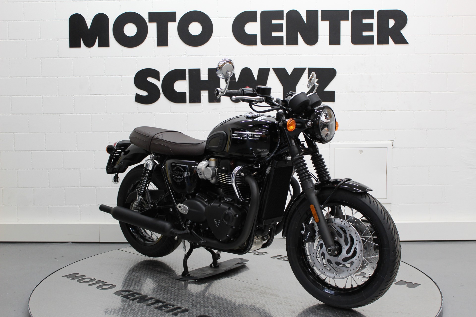 TRIUMPH Bonneville T120 Black-image-1