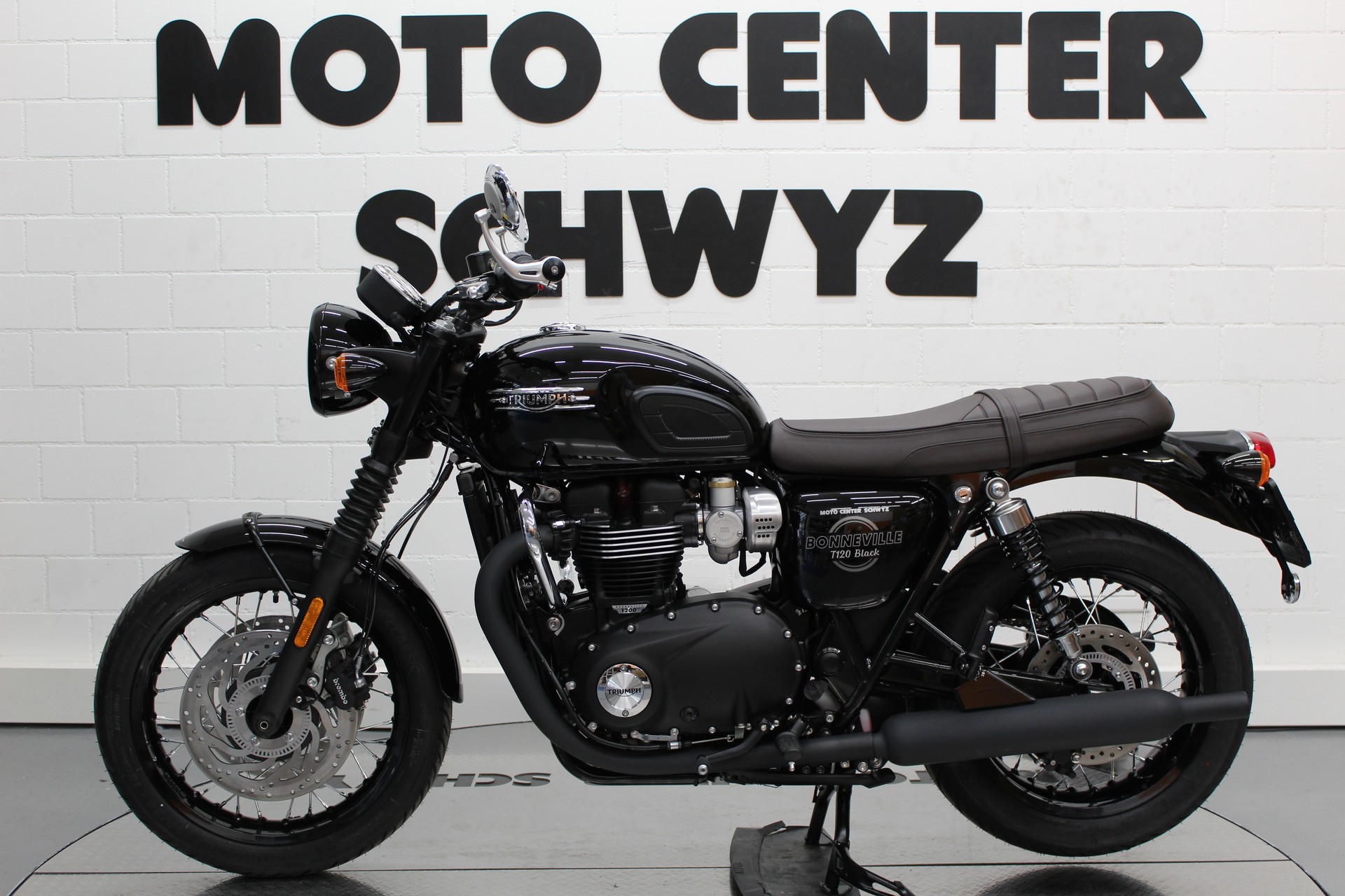 TRIUMPH Bonneville T120 Black-image-3