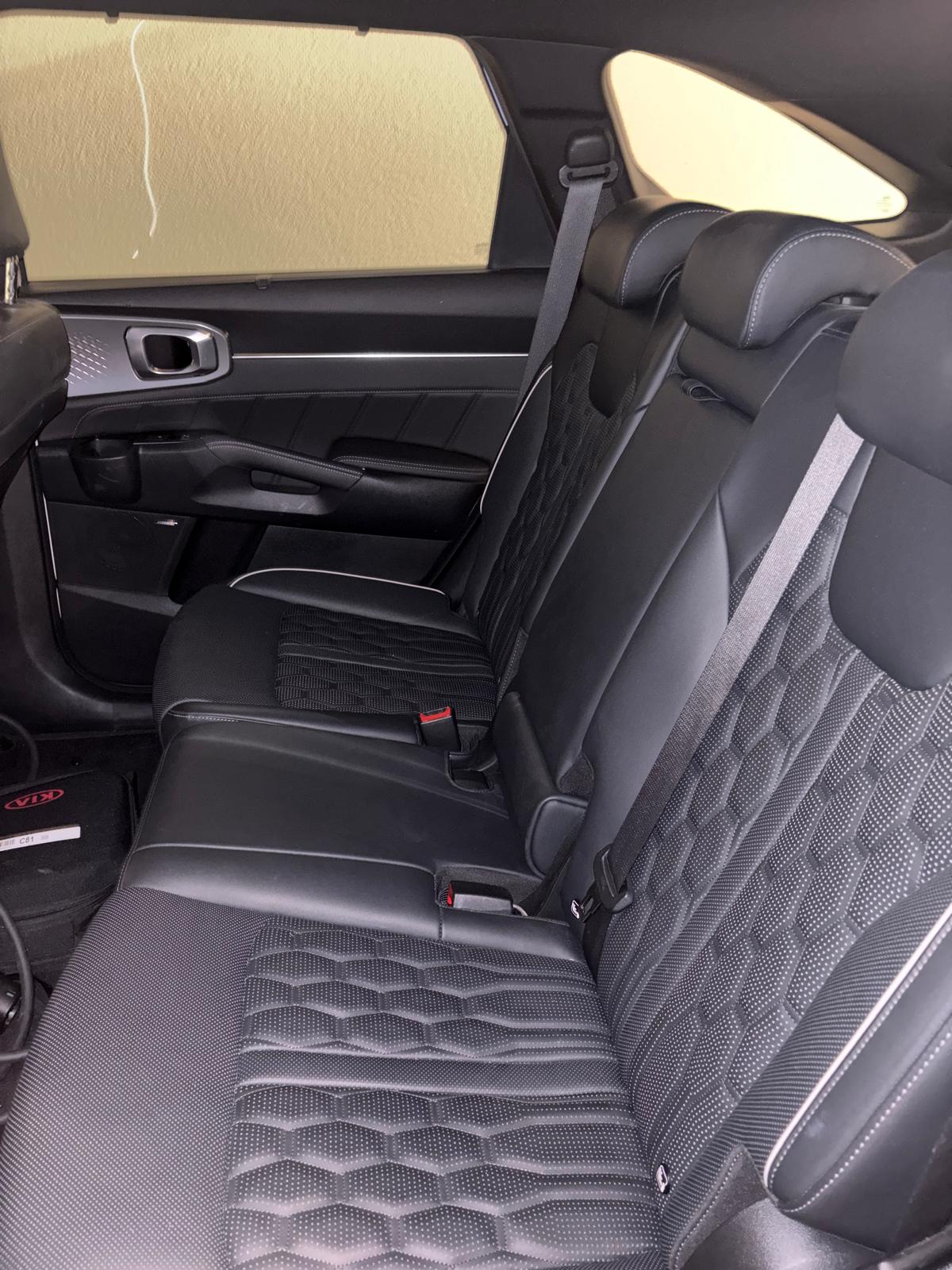 KIA Sorento 1.6 T-GDi PHEV Style-image-4