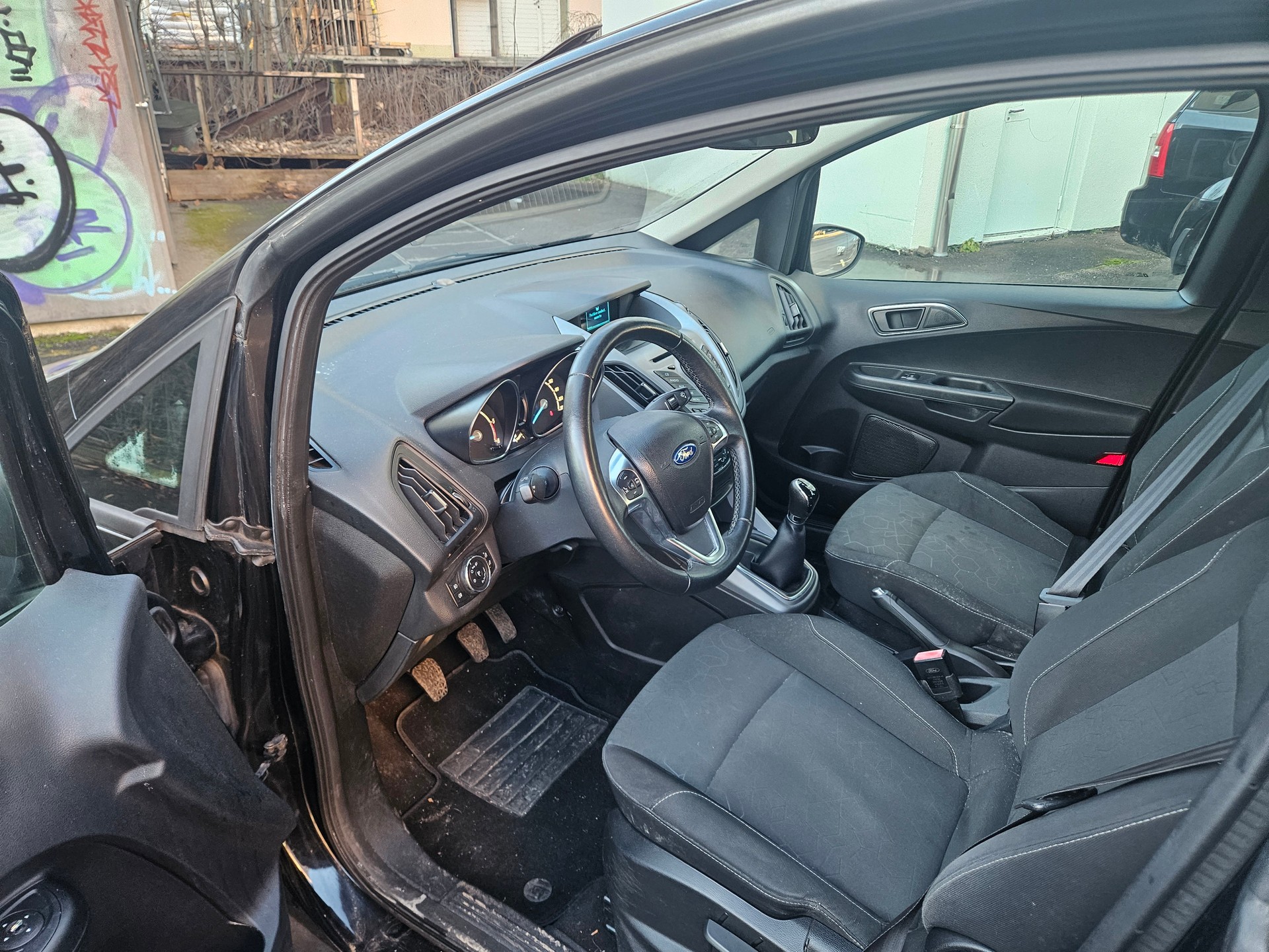 FORD B-Max 1.6 TDCi Titanium-image-9