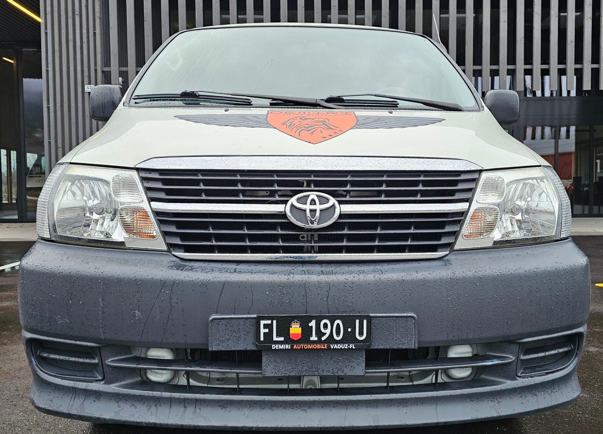 TOYOTA Hiace D-4D Van SWB-image-6