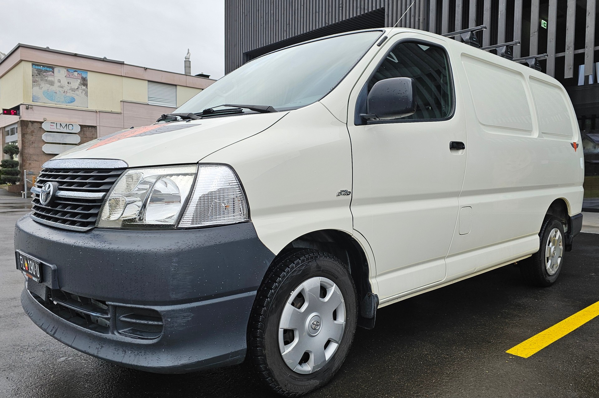 TOYOTA Hiace D-4D Van SWB