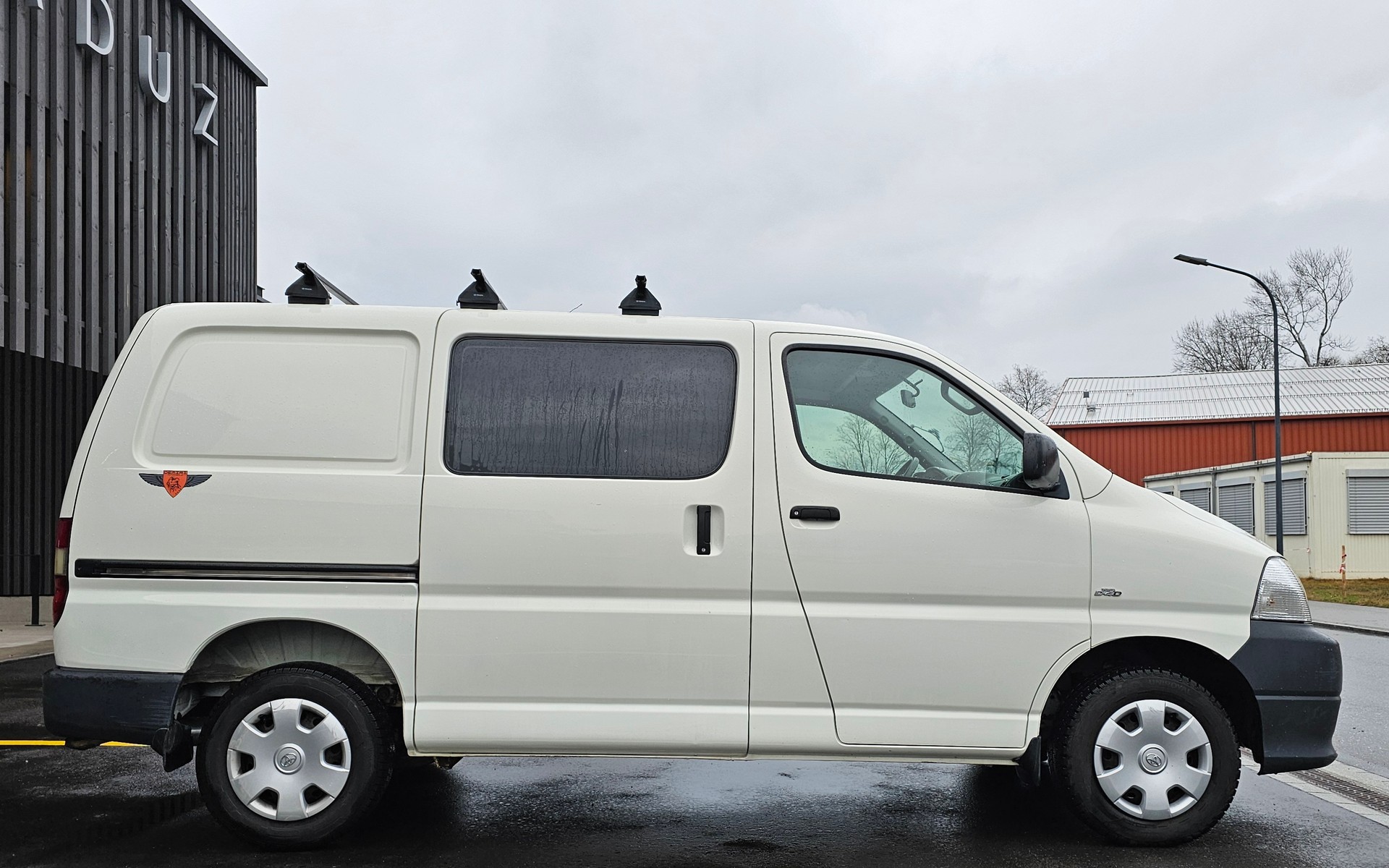 TOYOTA Hiace D-4D Van SWB-image-4