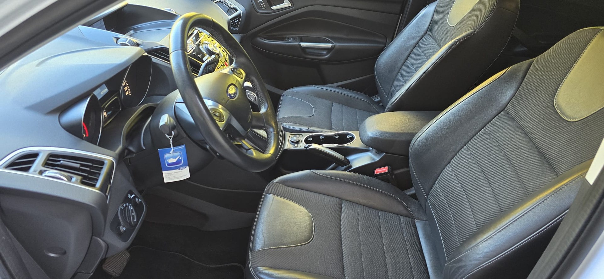 FORD Kuga 2.0 TDCi Titanium 4WD PowerShift-image-8