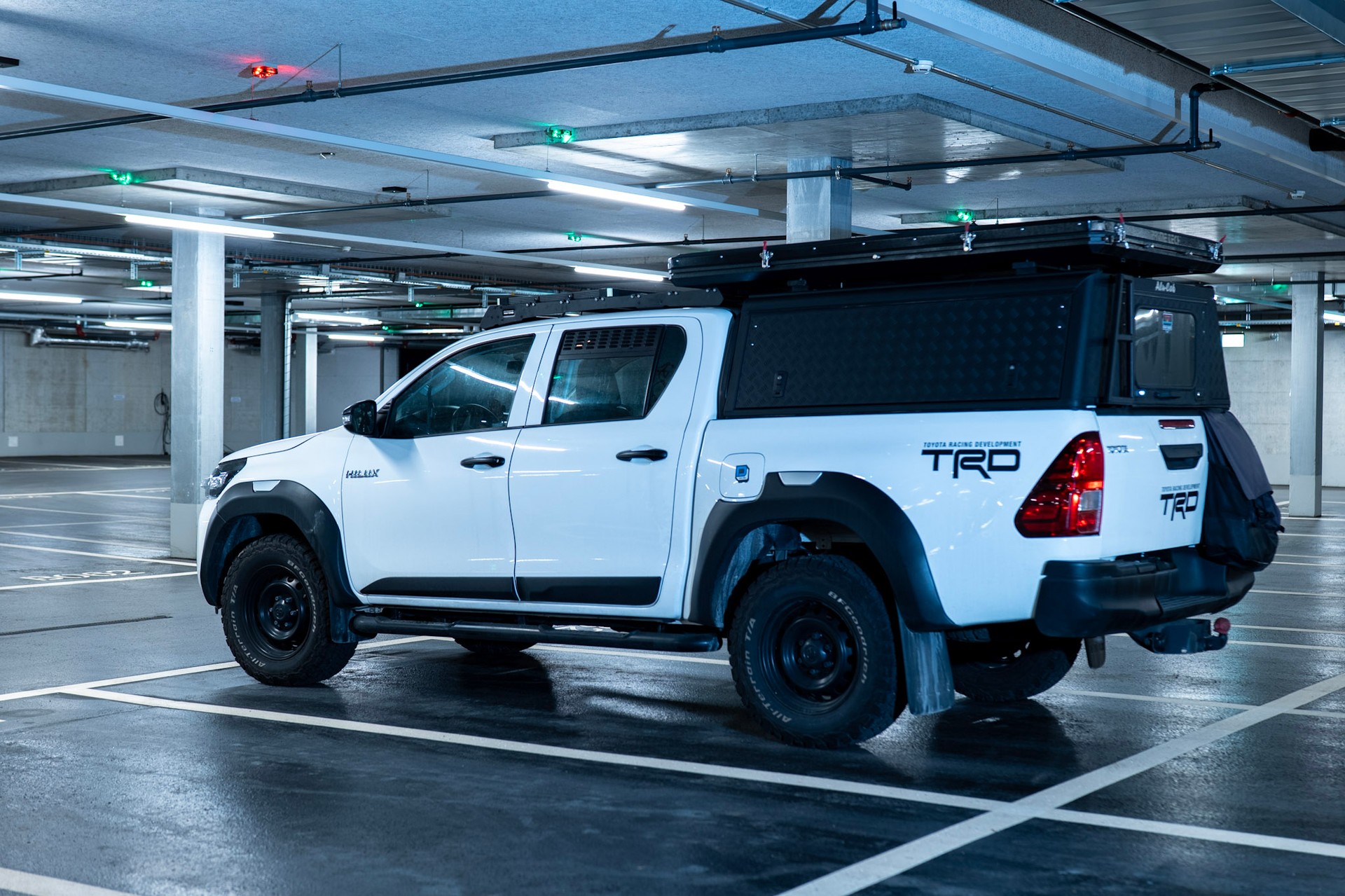 TOYOTA Hilux 2.4D-4D Comfort Double Cab 4x4
