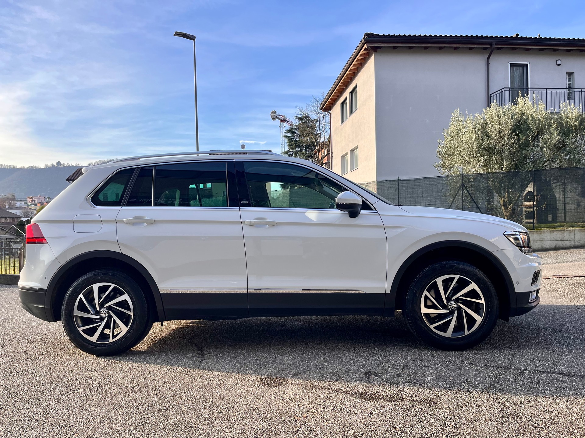 VW Tiguan 2.0TSI Sound 4Motion DSG-image-3