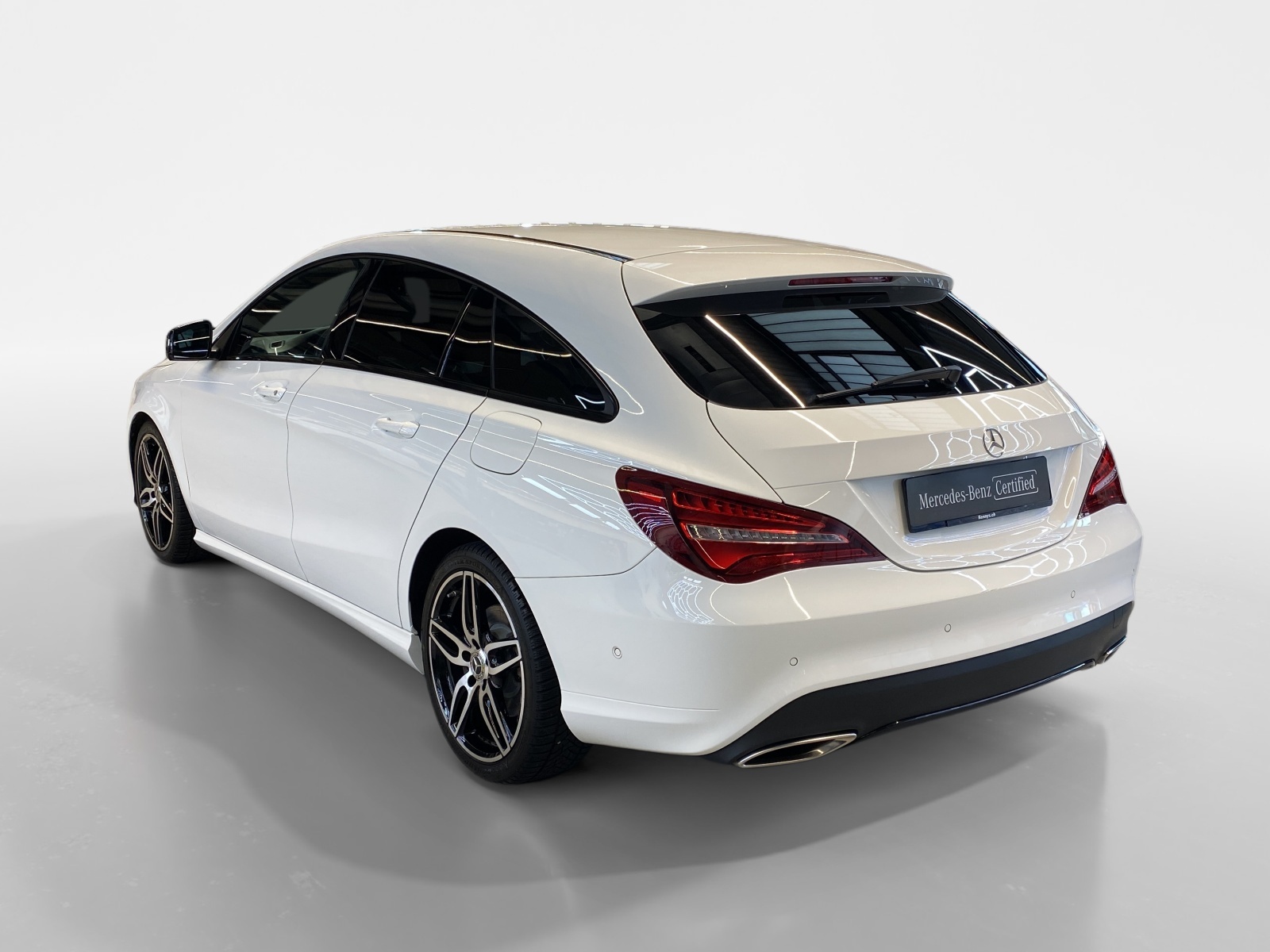 MERCEDES-BENZ CLA 200 Night Star Shooting Brake-showroom-element-3