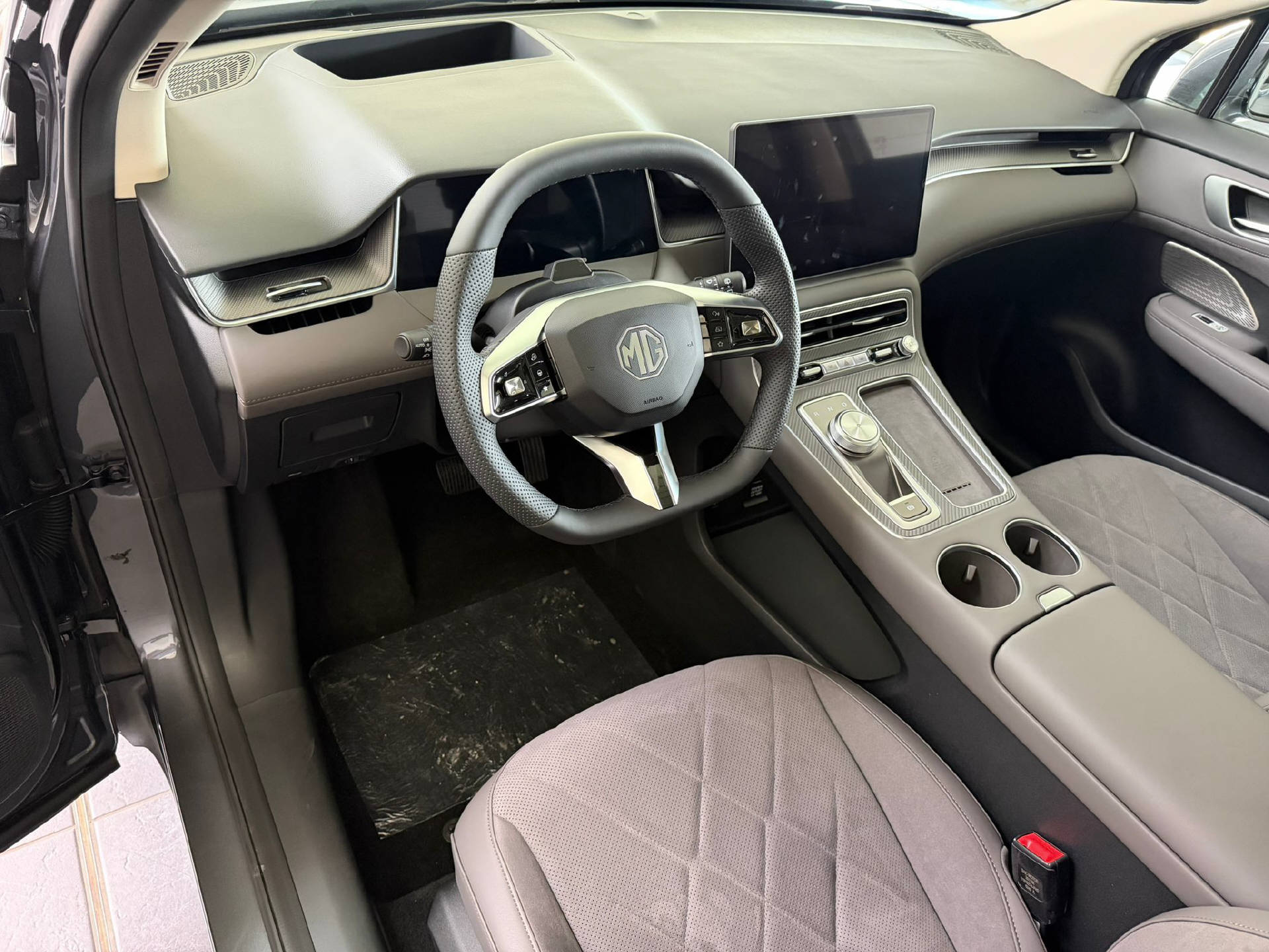 MG S6 EV 77 kWh Luxury 4WD-image-5
