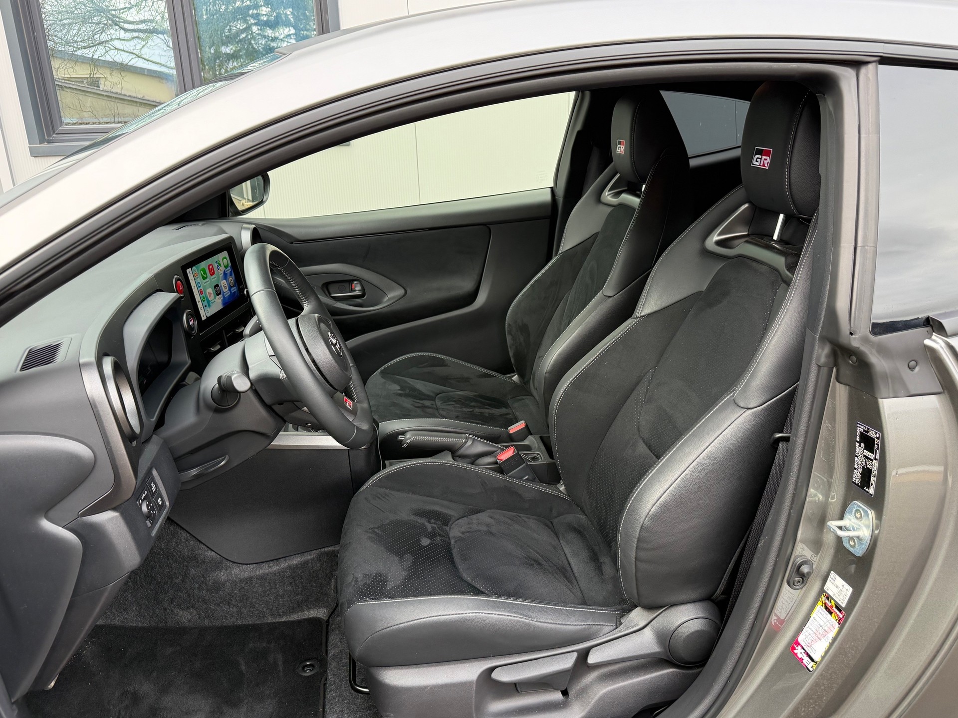 TOYOTA Yaris 1.6 GR Sport-image-4