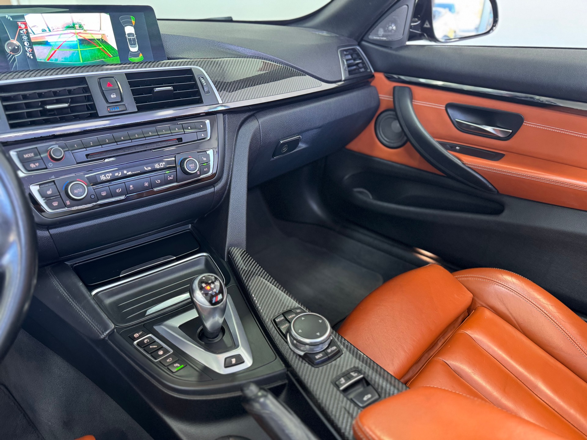 BMW M4 Cabriolet DKG Competition *AST Tieferlegung / Nackenwärmer / H/K Soundsystem / Surround View Kamera / Carbon / Adaptive LED*-image-11