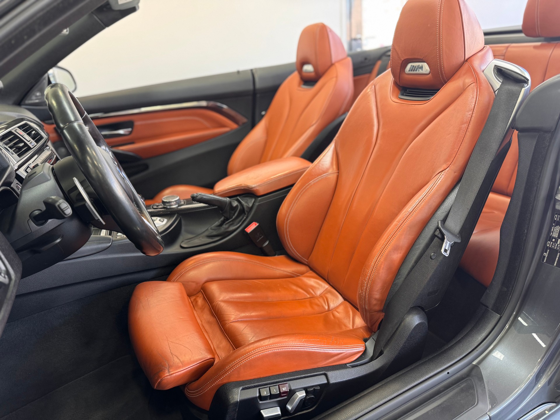 BMW M4 Cabriolet DKG Competition *AST Tieferlegung / Nackenwärmer / H/K Soundsystem / Surround View Kamera / Carbon / Adaptive LED*-image-7