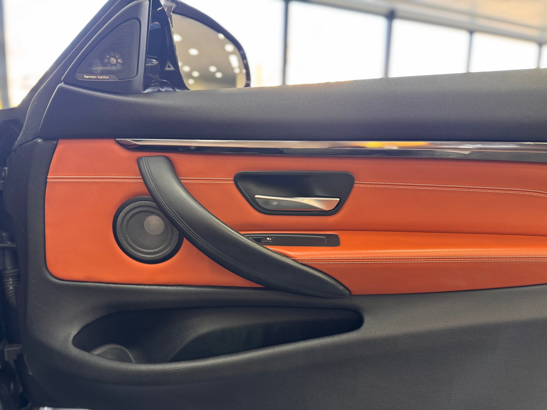 BMW M4 Cabriolet DKG Competition *AST Tieferlegung / Nackenwärmer / H/K Soundsystem / Surround View Kamera / Carbon / Adaptive LED*-image-9
