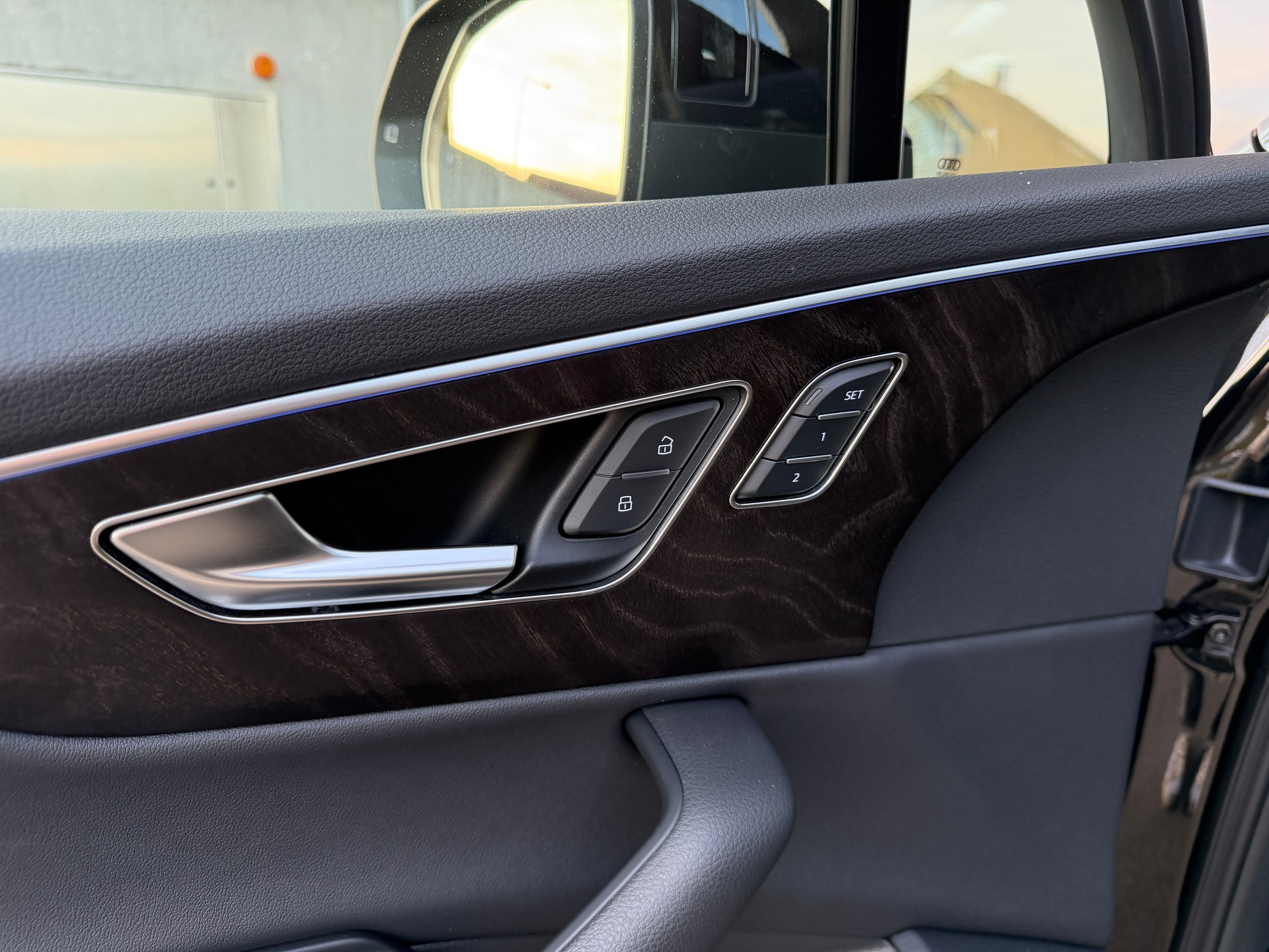 AUDI Q7 50 TDI quattro tiptronic-image-18