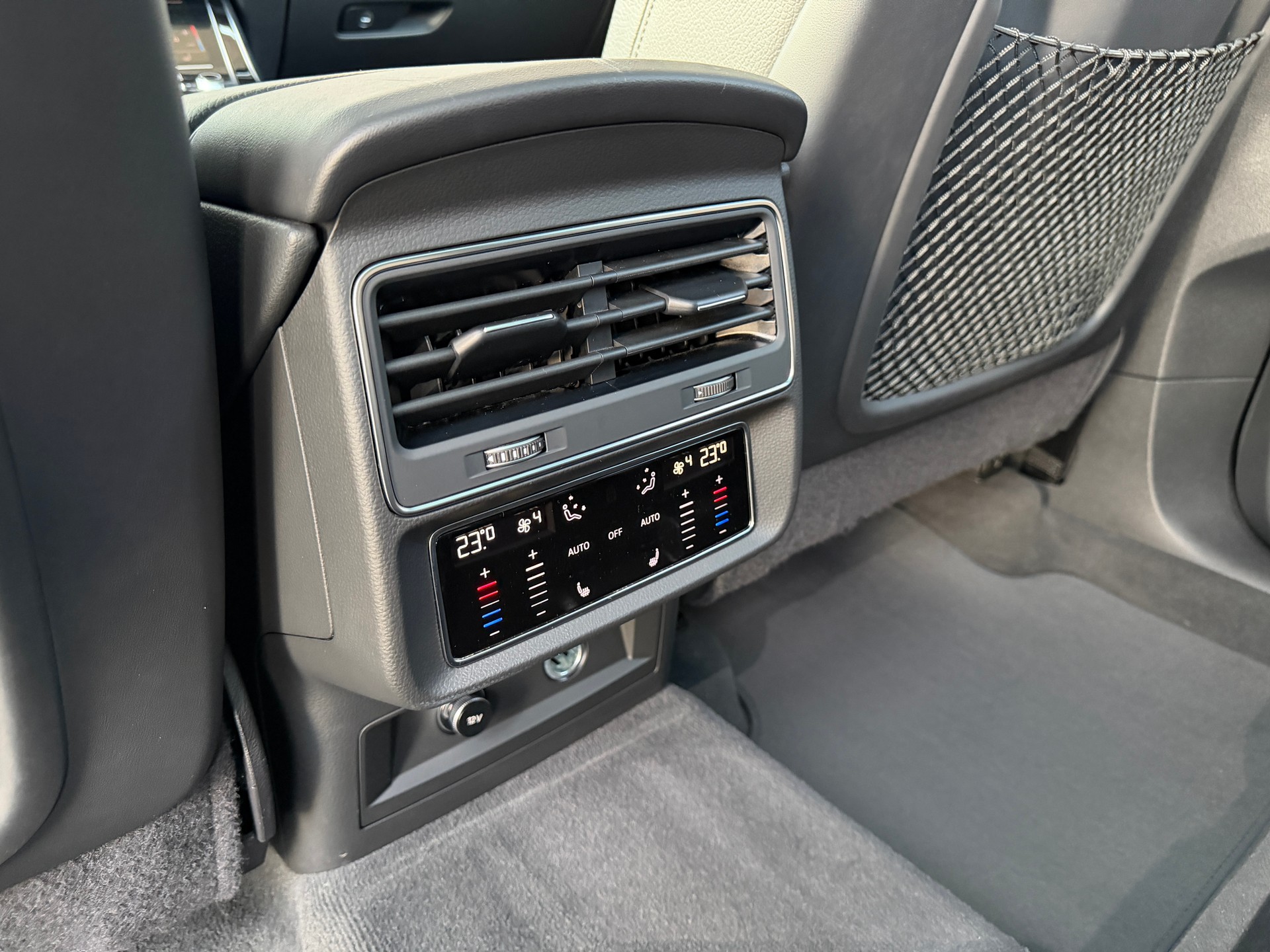 AUDI Q7 50 TDI quattro tiptronic-image-19